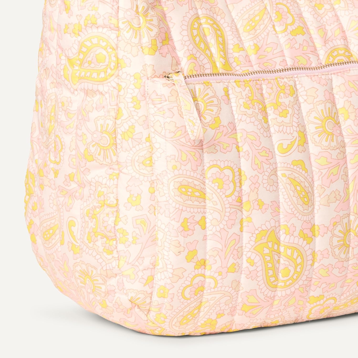 Amazon Essentials x Sofia Grainge Women's Quilted Shoulder Tote Bag with Zipper