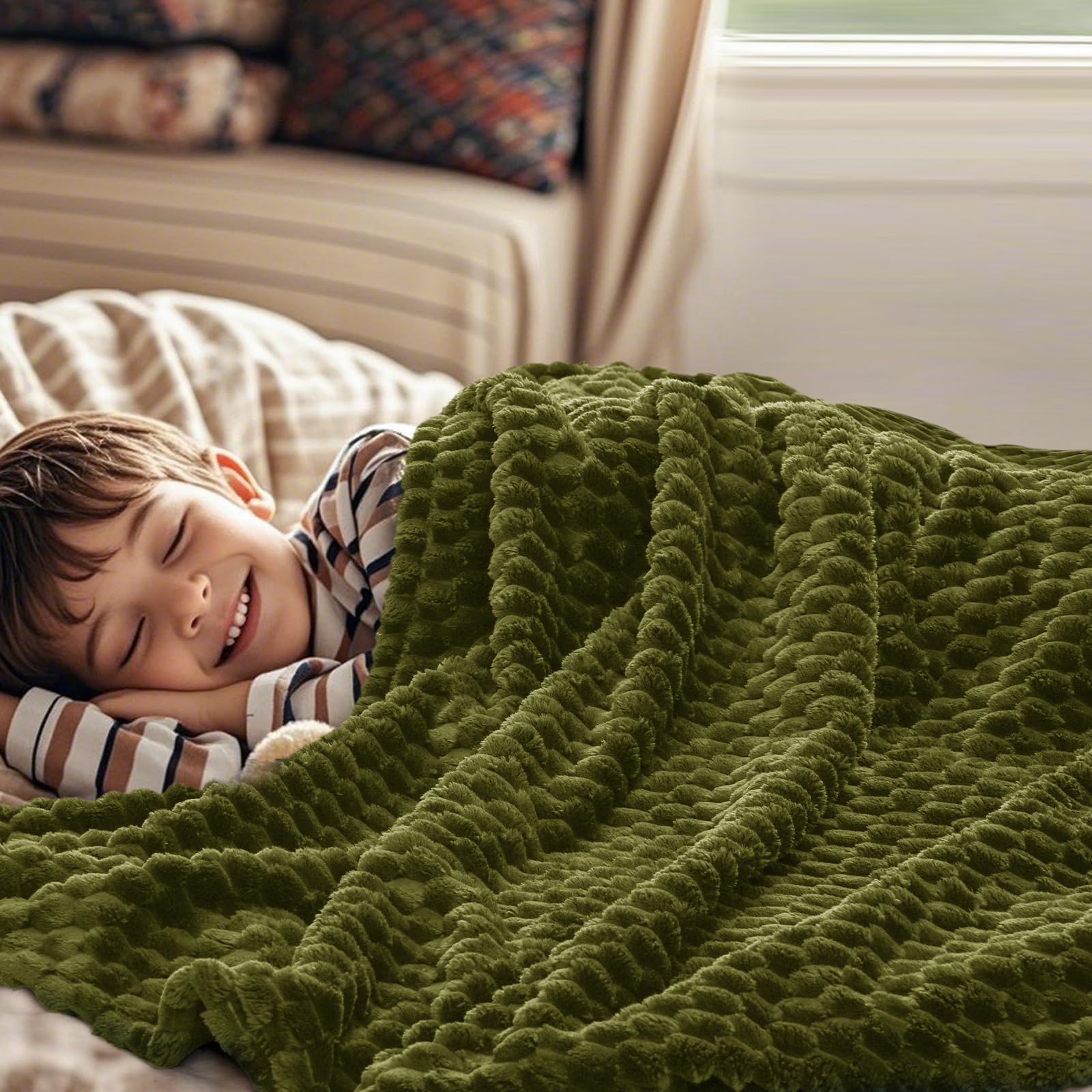 PHF Ultra Soft Fleece Blanket Twin Size, No Shed No Pilling Luxury Plush Cozy 300GSM Lightweight Blanket for Bed, Couch, Chair, Sofa Suitable for All