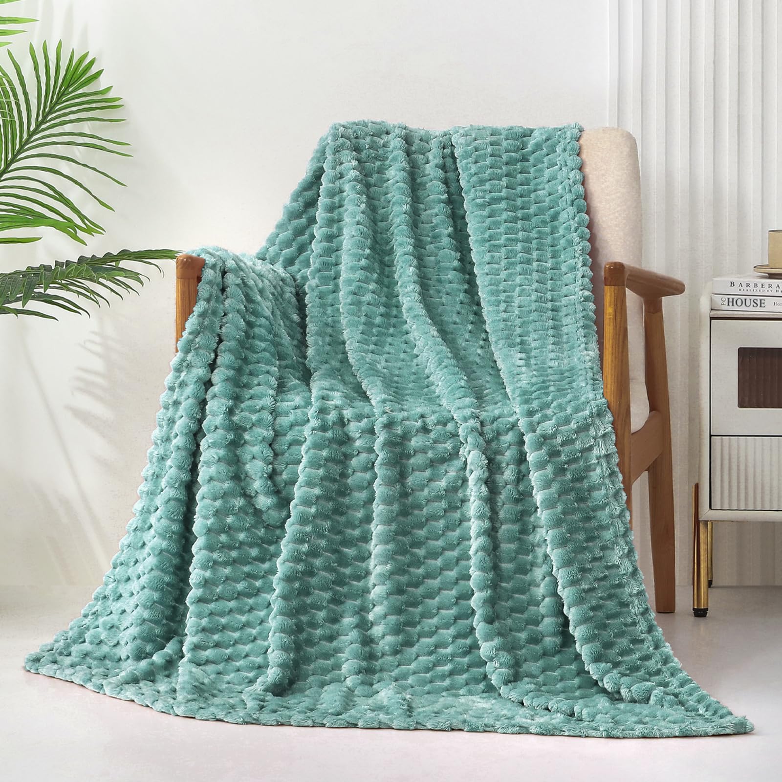 Exclusivo Mezcla Fleece Throw Blanket for Couch Extra Large Fuzzy Celadon Bed Blankets - Image 2