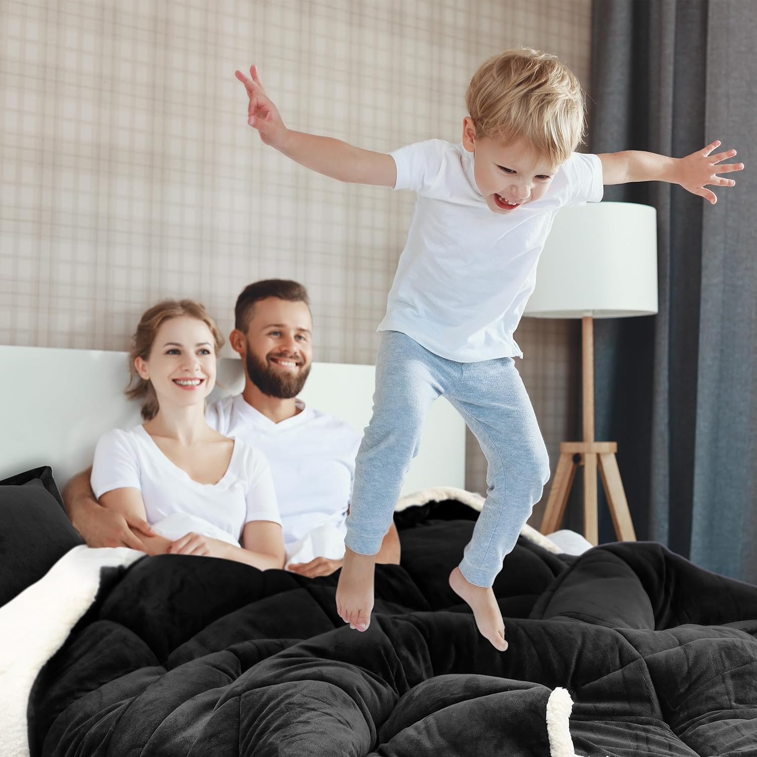 Utopia Bedding Micromink Sherpa Fleece Twin Comforter Set with 1 Pillow Sham, Plush and Warm Bedding Comforter Sets, Down Alternative Comforter, Ultra Soft and Cozy Comforter Set (Twin, Black)