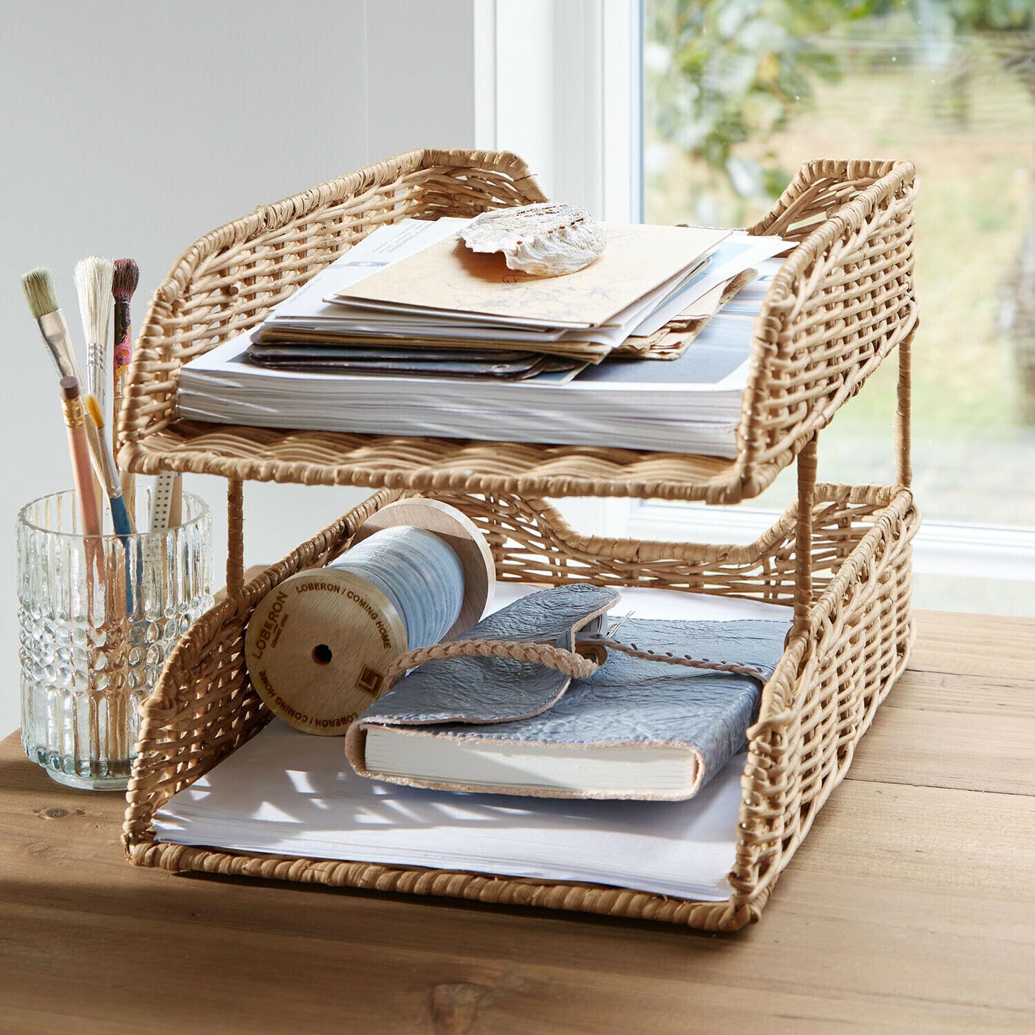Loberon Organizer Brookhavens - braun | Zwei Ebenen für A4 - Optimal für Schmale Schreibtische - Dokumentenablage - Arbeitszimmer - Rattan