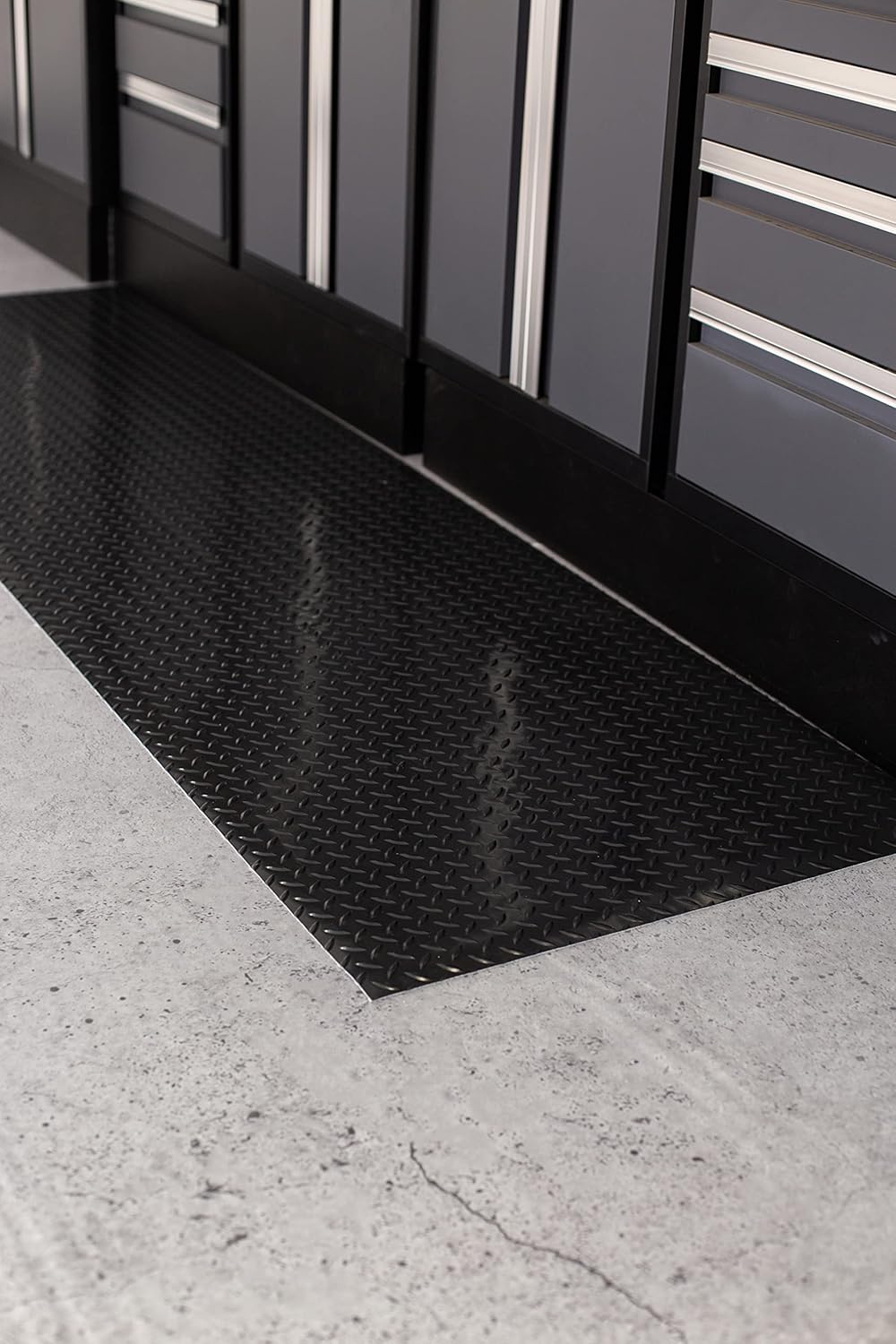 G-Floor Performance Vinyl Garage Runner Diamond Tread Pattern (Midnight Black, 27" x 96")