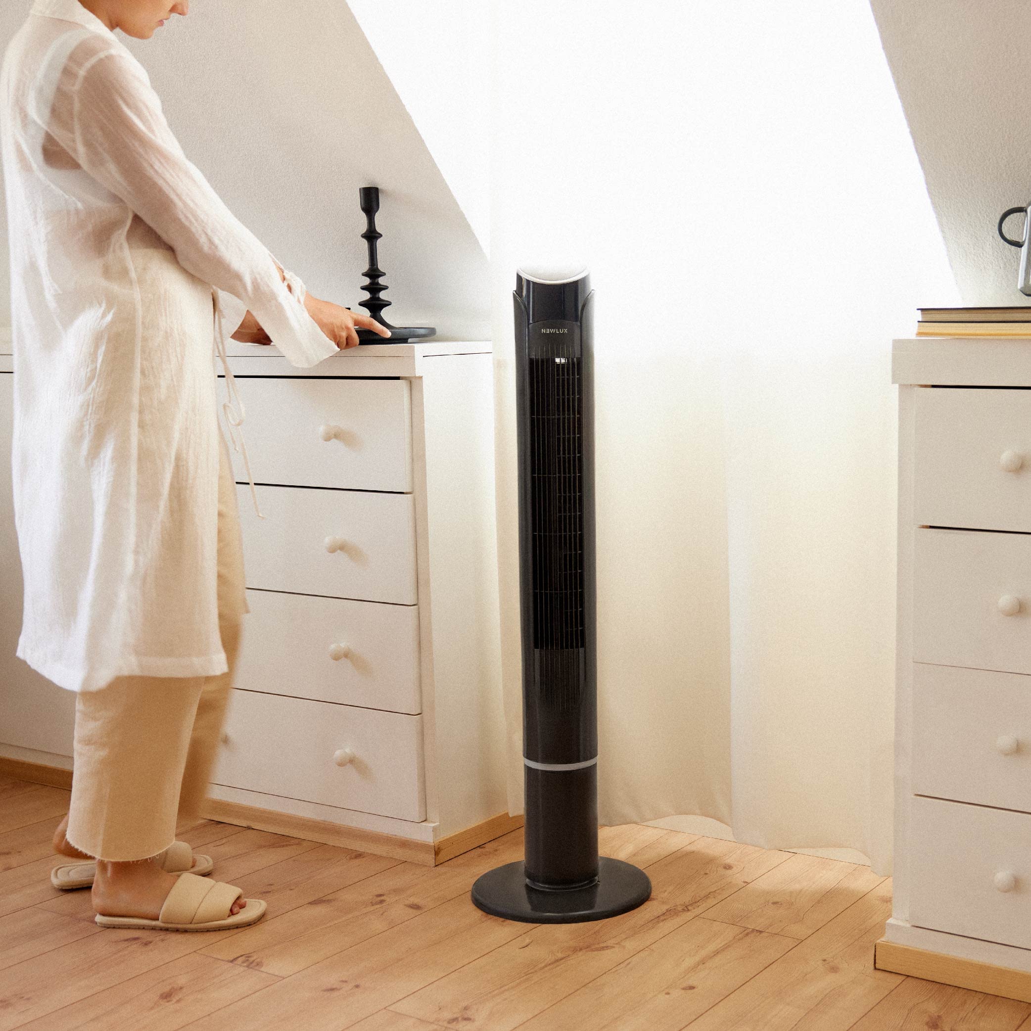 Newlux - Turmventilator ohne Flügel W130 (45 W) mit Höhe 103,5 cm, 3 Stufen, 3 Modi, 70° Oszillation, 12h Timer und kompaktes Design, Standventilator mit Fernbedienung (schwarz)