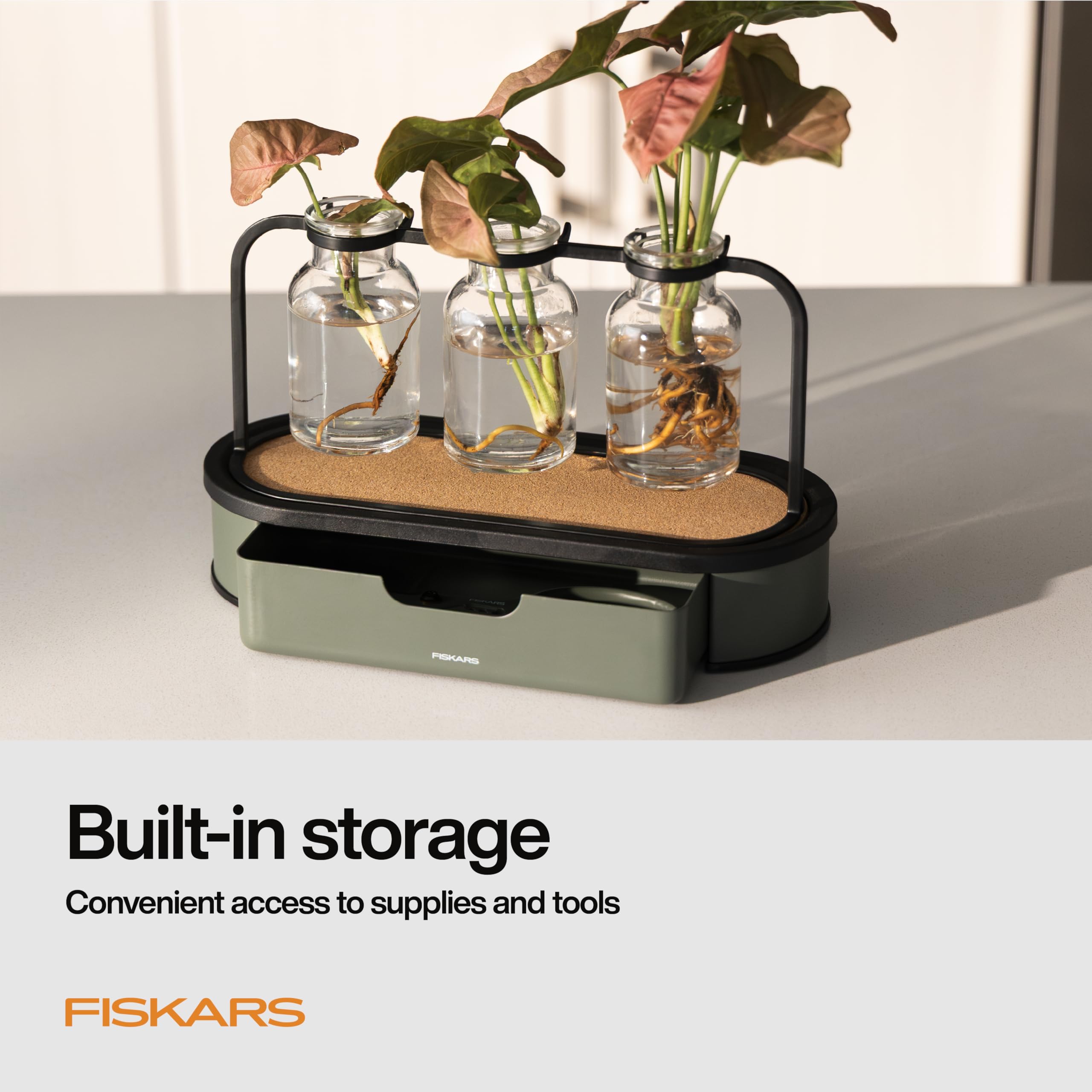 Fiskars Station de Propagation de Plantes - Support de Propagation en Verre Multi-cannelures avec Base en métal, idéal pour enraciner Plusieurs boutures de Plantes et décoration hydroponique