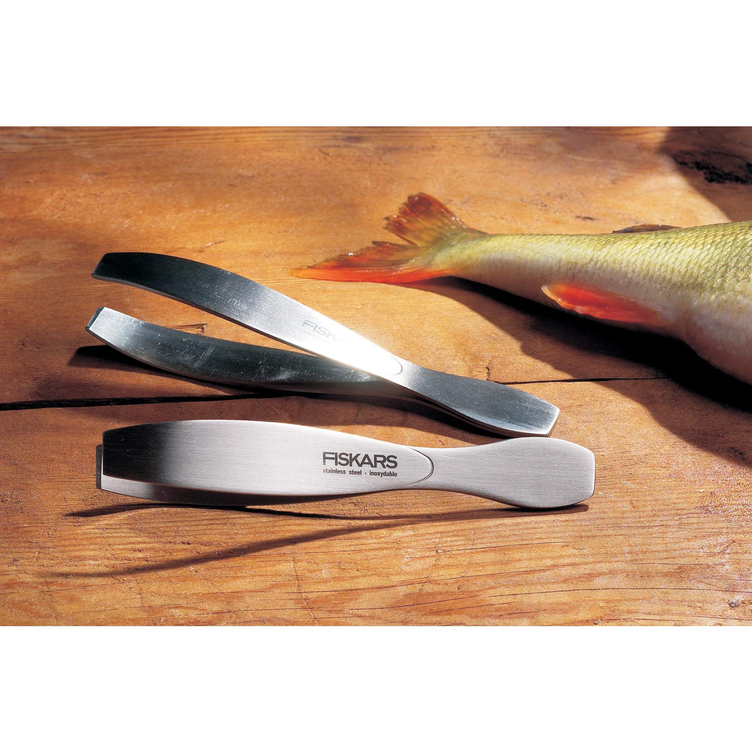 Fiskars Fischbearbeitungs-Set, Functional Form, Inklusive Filetiermesser, Fischspieß und Fischgrätenpinzette, Japanischer Edelstahl/Kunststoff, 1057560