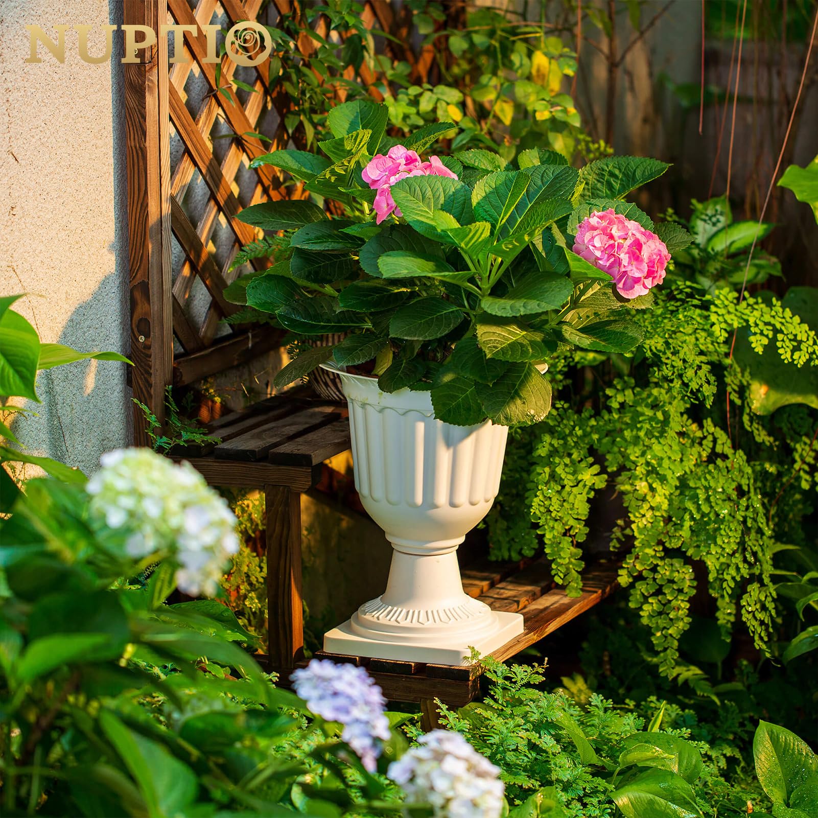 NUPTIO 2 Stück Blumenspindel, Dekorative Urne aus Kunststoff mit Einer Höhe von 35.5cm, Hoher Kunststoff Pflanzensockel, Blumentopf im Vintage Stil, Hausgarten Veranda Türdeck Balkondekoration, Weiß