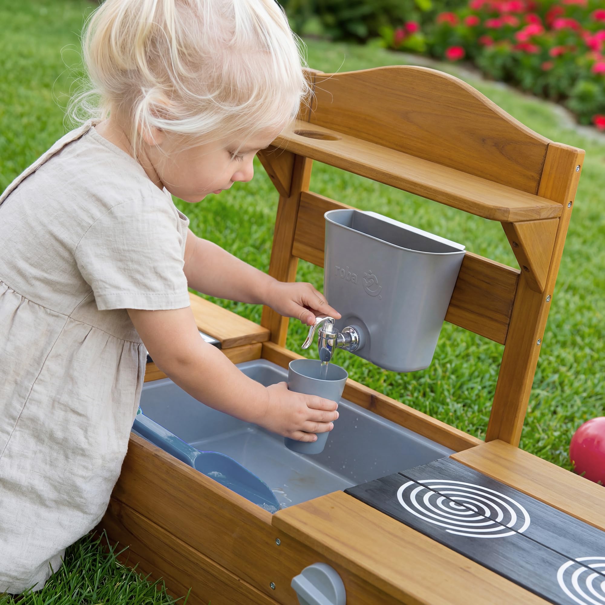 roba 2in1 Balkonsandkasten & Matschküche für Kinder - FSC®-Zertifiziert - Inkl. Zubehör - Kompakte Spielküche für Balkon & Garten - Teakfarben