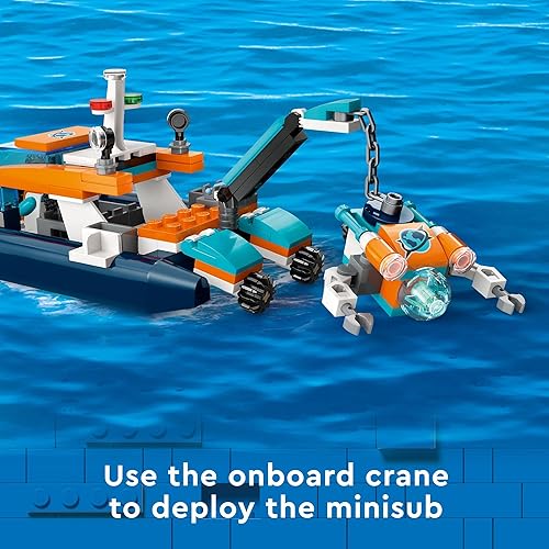 Miniatura 4 de LEGO City Explorer Barco de Buceo 60377 Juguete de Construcción Oceánica, Incluye un Escenario de Arrecife de Coral, Mini-Submarino, 3 Minifiguras y