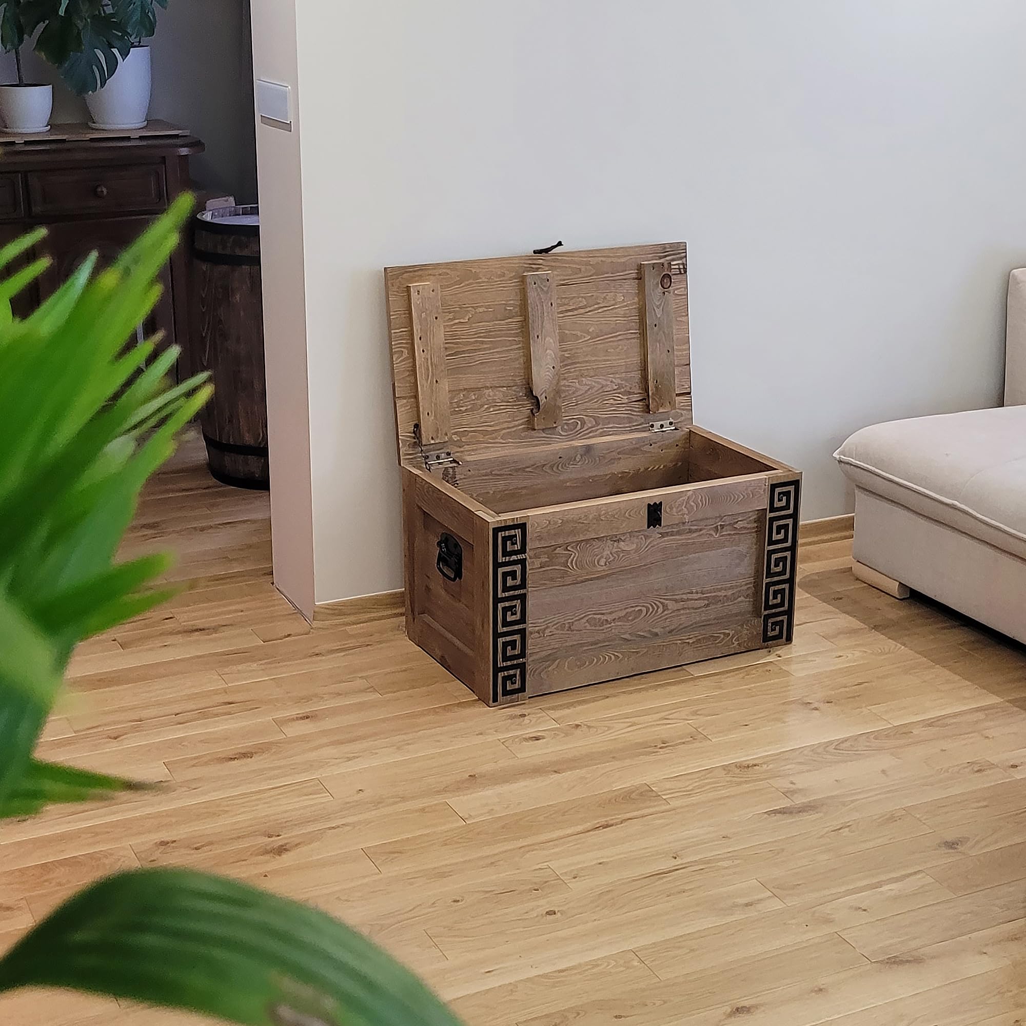 weeco Baúl de madera con diseño griego con ruedas, caja de madera de 80 x 47 x 45 cm, mesa de café, cofre del tesoro, mesa auxiliar, tapa plegable y espacio de almacenamiento, caja de muebles de
