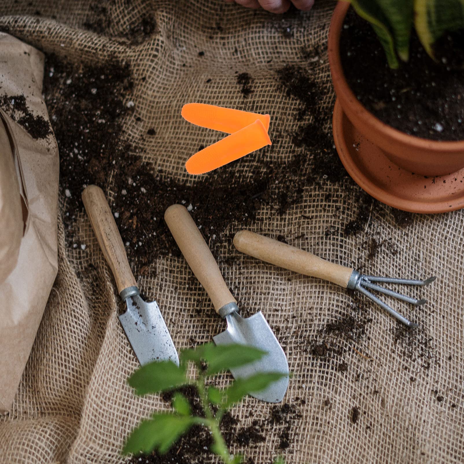 Healeved 3sets Wear-Resistant Non-Slip Finger Cots Finger Protectors Anti-Skid Finger Covers Portable Anti Static Finger Cots Lightweight Finger Covers Fingertips Covers Orange 100pcs*3