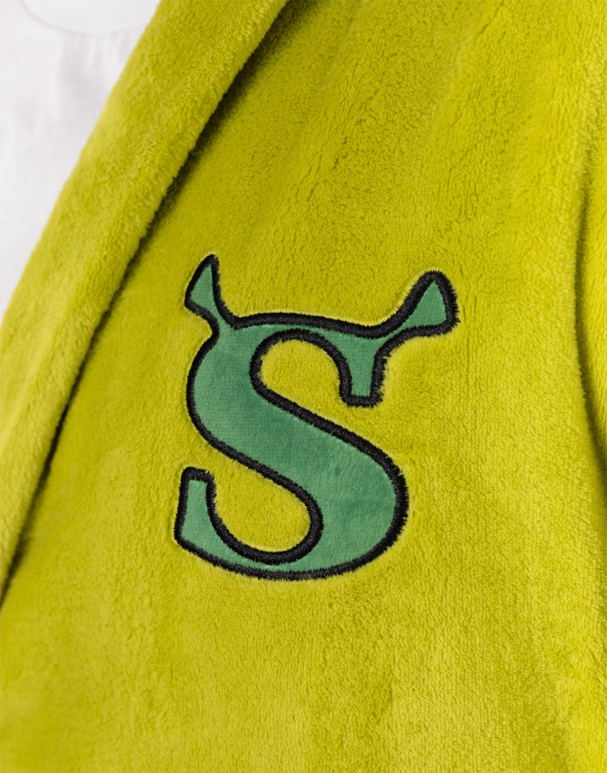 Shrek Albornoz verde con capucha | Acogedora bata de polar unisex para adultos con orejas 3D en la capucha | Diseño inicial S | Perfecta para relajarse en casa o para ver películas