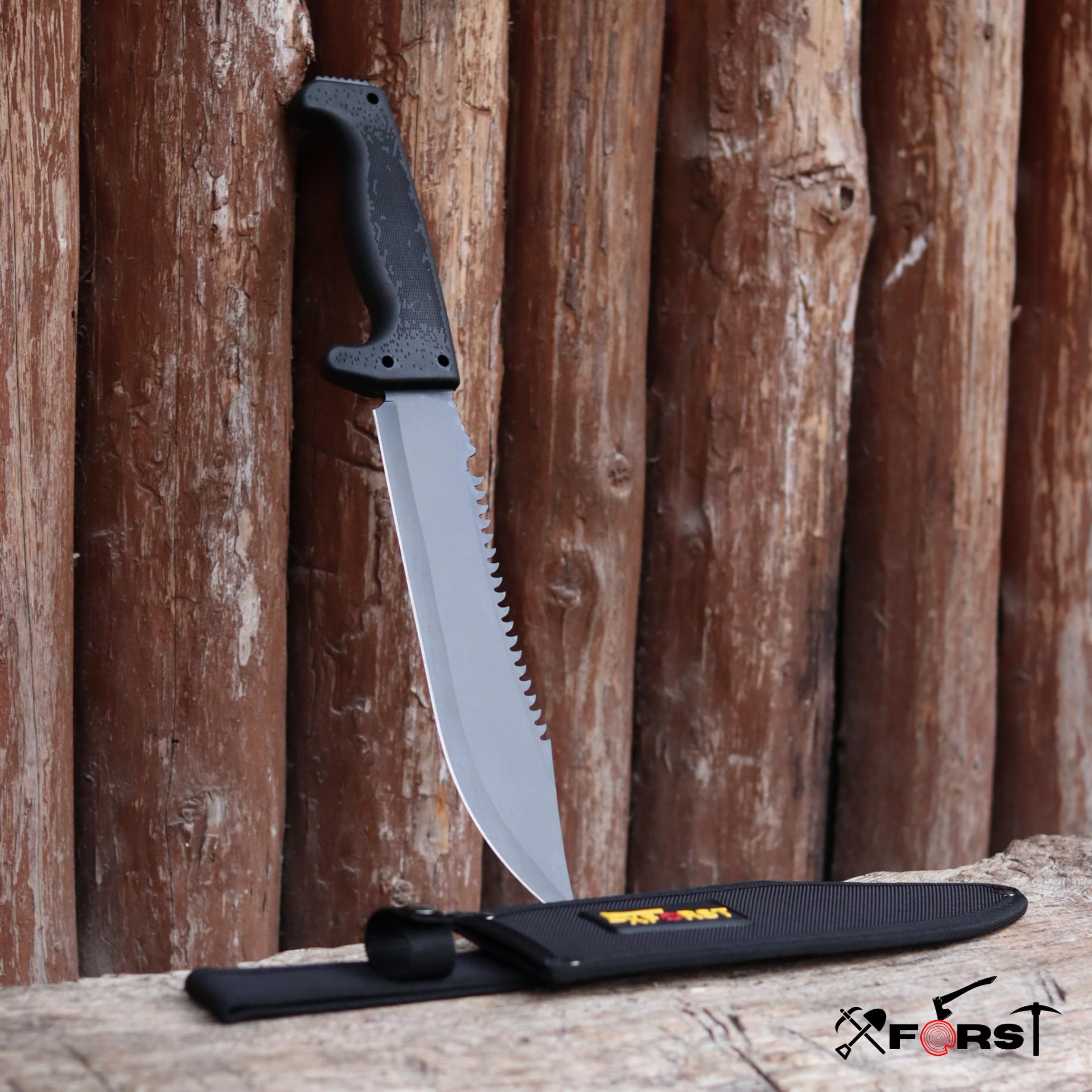 Xforst Coltello da Sopravvivenza Outdoor di Alta Qualità, Machete da Giardino Lunghezza totale: 38 cm, manico in plastica e fodero in tessuto Oxford.