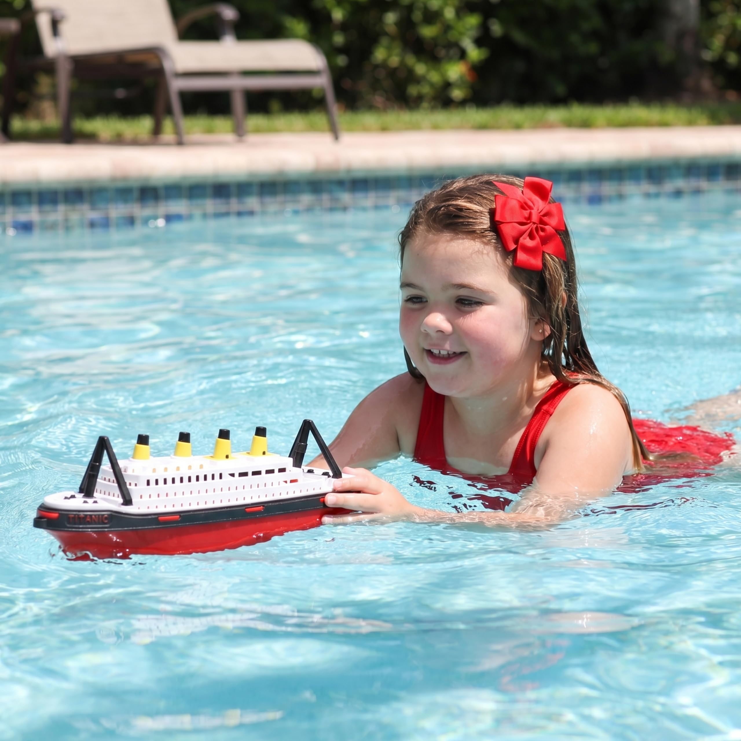Toyland® Réplique de Bateau Jouet Titanic 41cm (16") - Jouet Aquatique Flottant pour Enfants - Jouets pour Piscine et Bain - 3 Ans et Plus