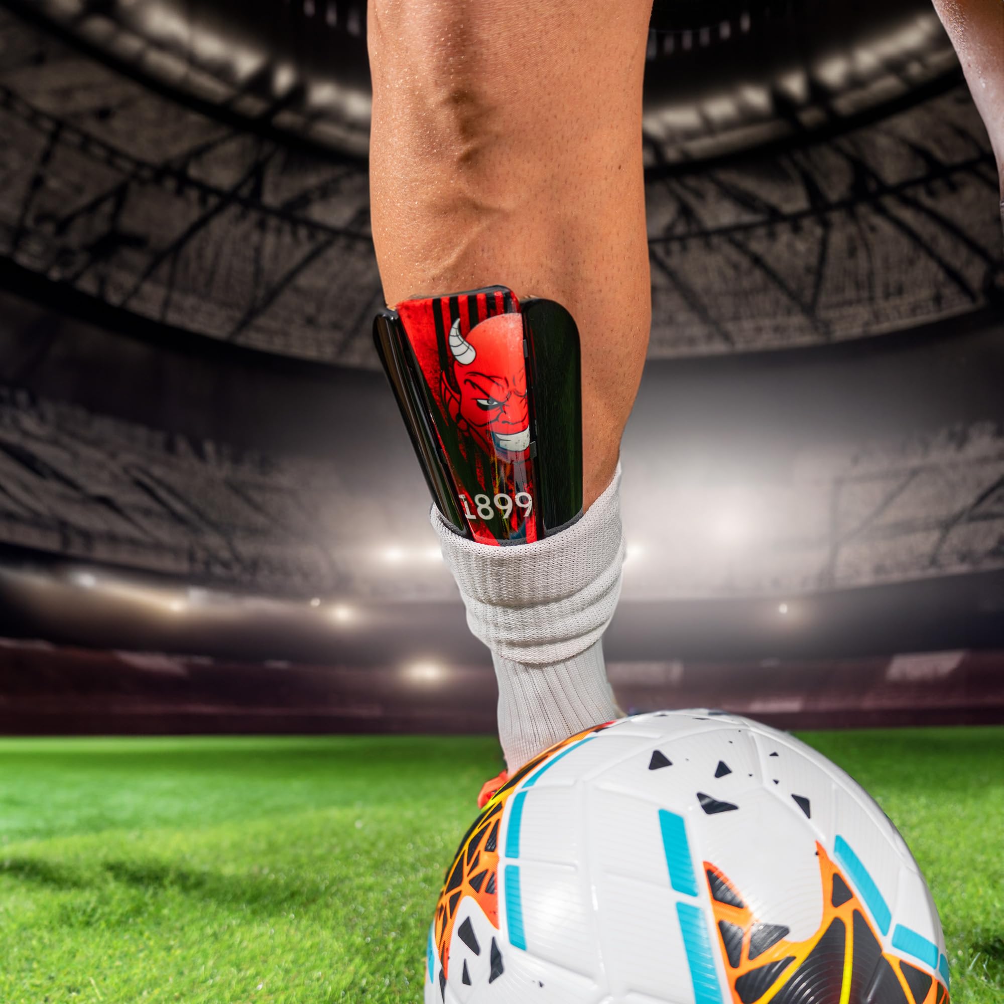 Parastinchi Da Calcio Giovani Adulti ad alta resistenza agli urti Made in Italy Protezione Completa. Comprese fasce di sostegno. Modello Rossoneri