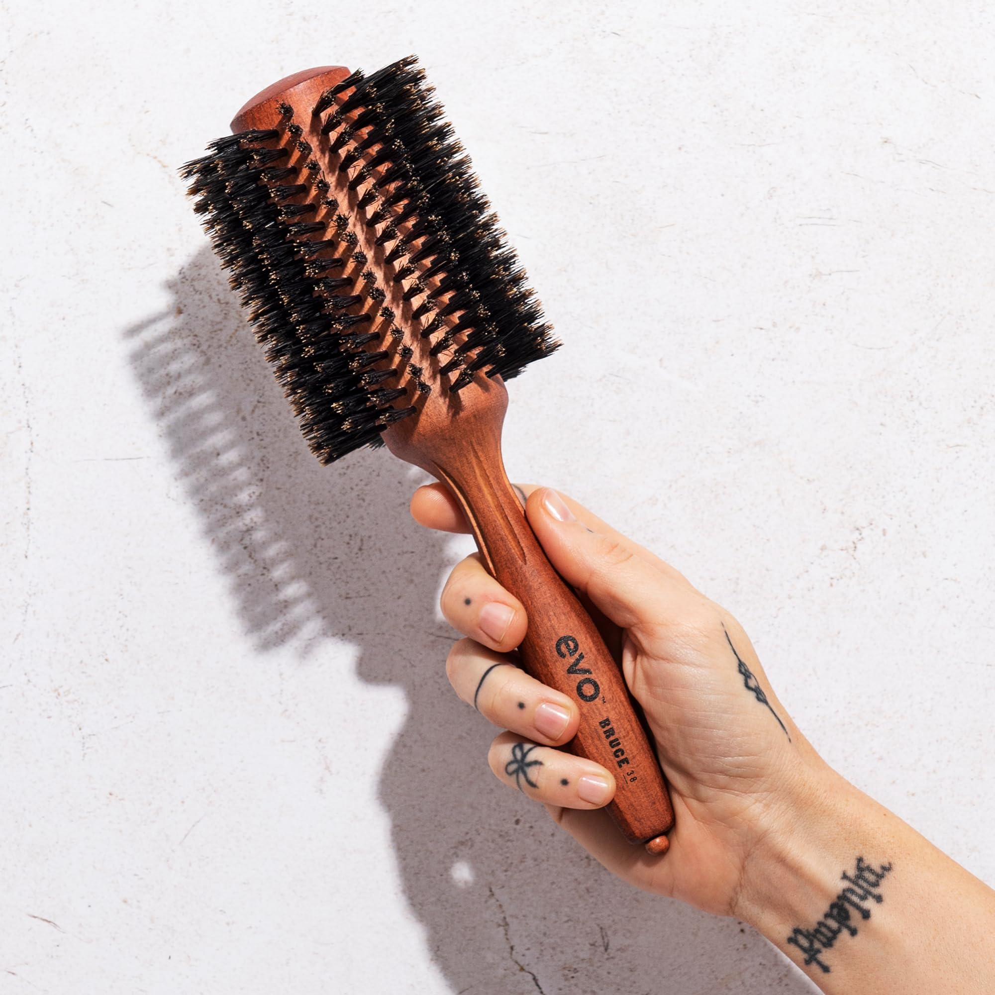 evo Bruce Natural Cepillo de pelo radial – Cepillo profesional de cerdas para peinar y pulir – Cepillo voluminizador – 38 mm