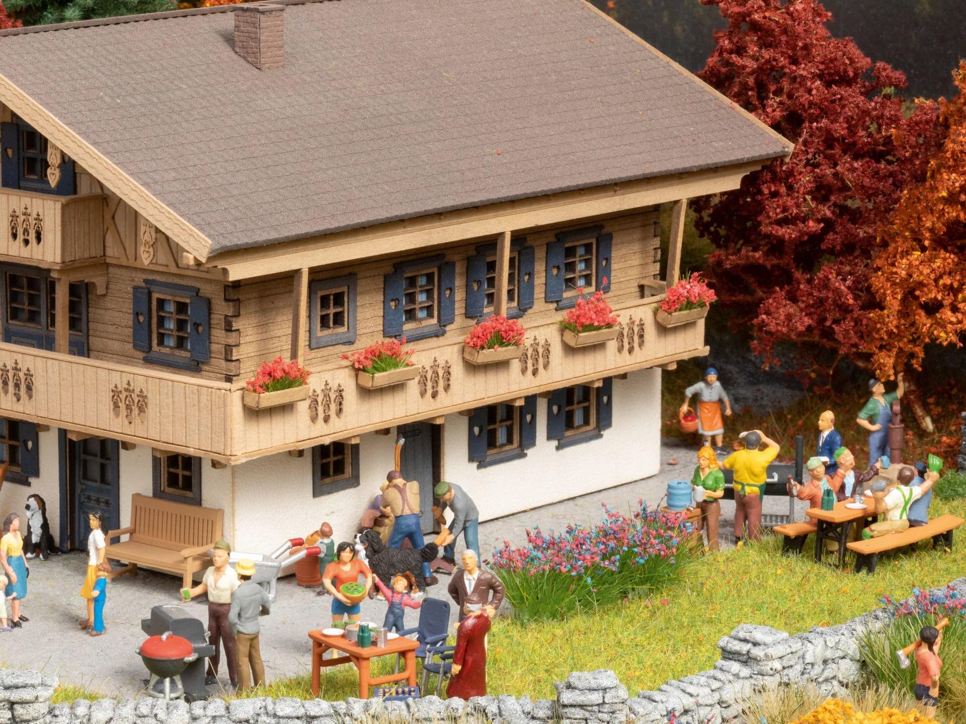 NOCH Figure Theme World "In the Garden" for Model Railway H0, Garden Furniture and Accessories Included, Multicoloured - Image 2