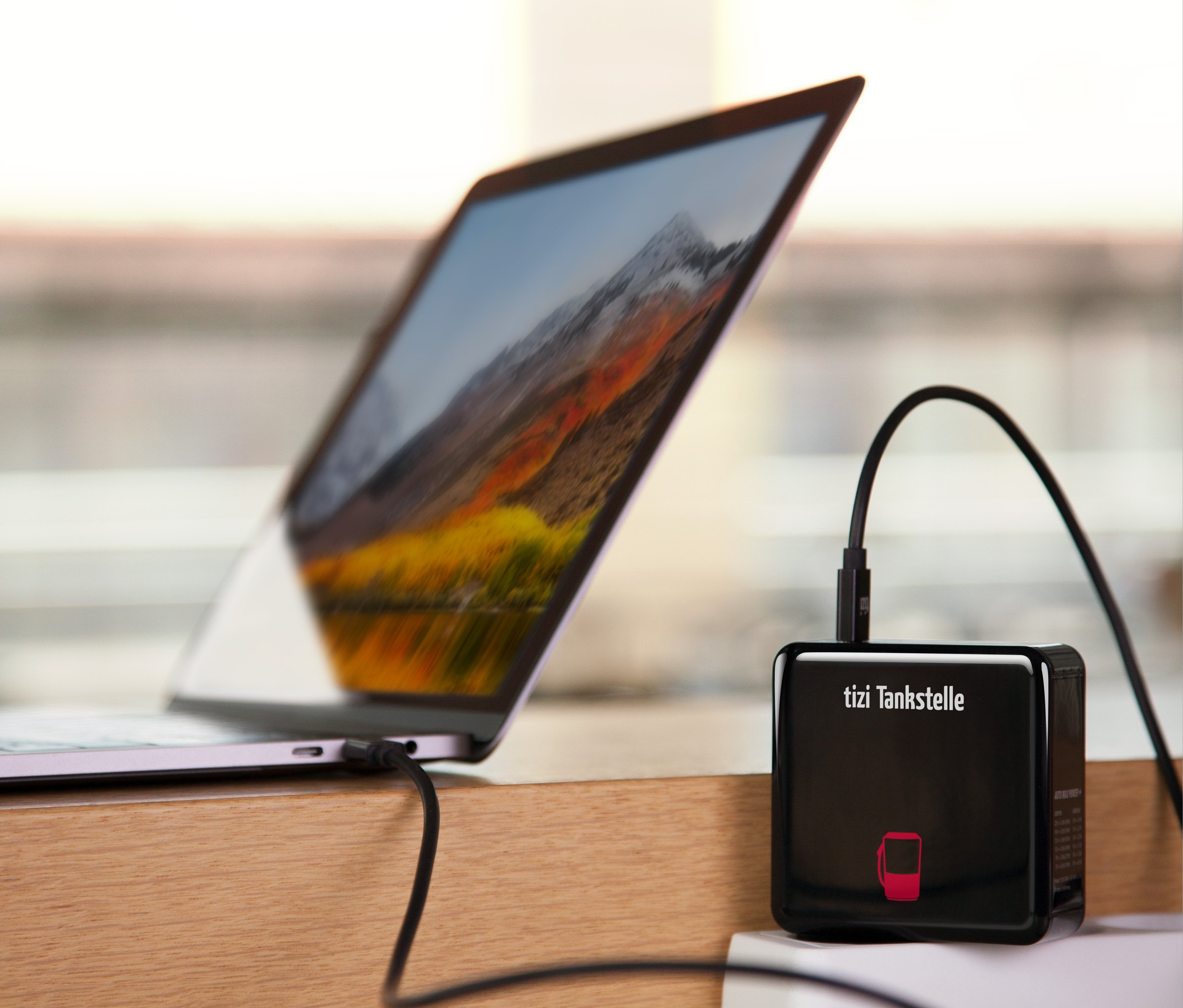 equinux tizi stacja benzynowa USB-C (60 W) - czarna - kompatybilna z Apple ładowarka PD (ładowarka ścienna z Power Delivery) - kompatybilna z Apple MacBook Pro, iPad, iPhone. Zasilacz w podróży (100-240 V)