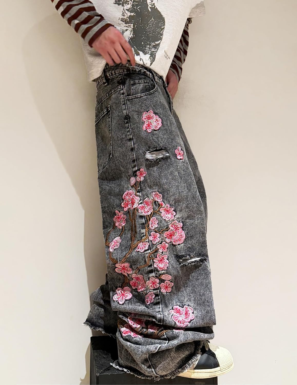 Men's Baggy Jeans Blossom Embroidery Pattern Wide Leg Y2K Jeans Mid Rise Denim Pants Streetwear
