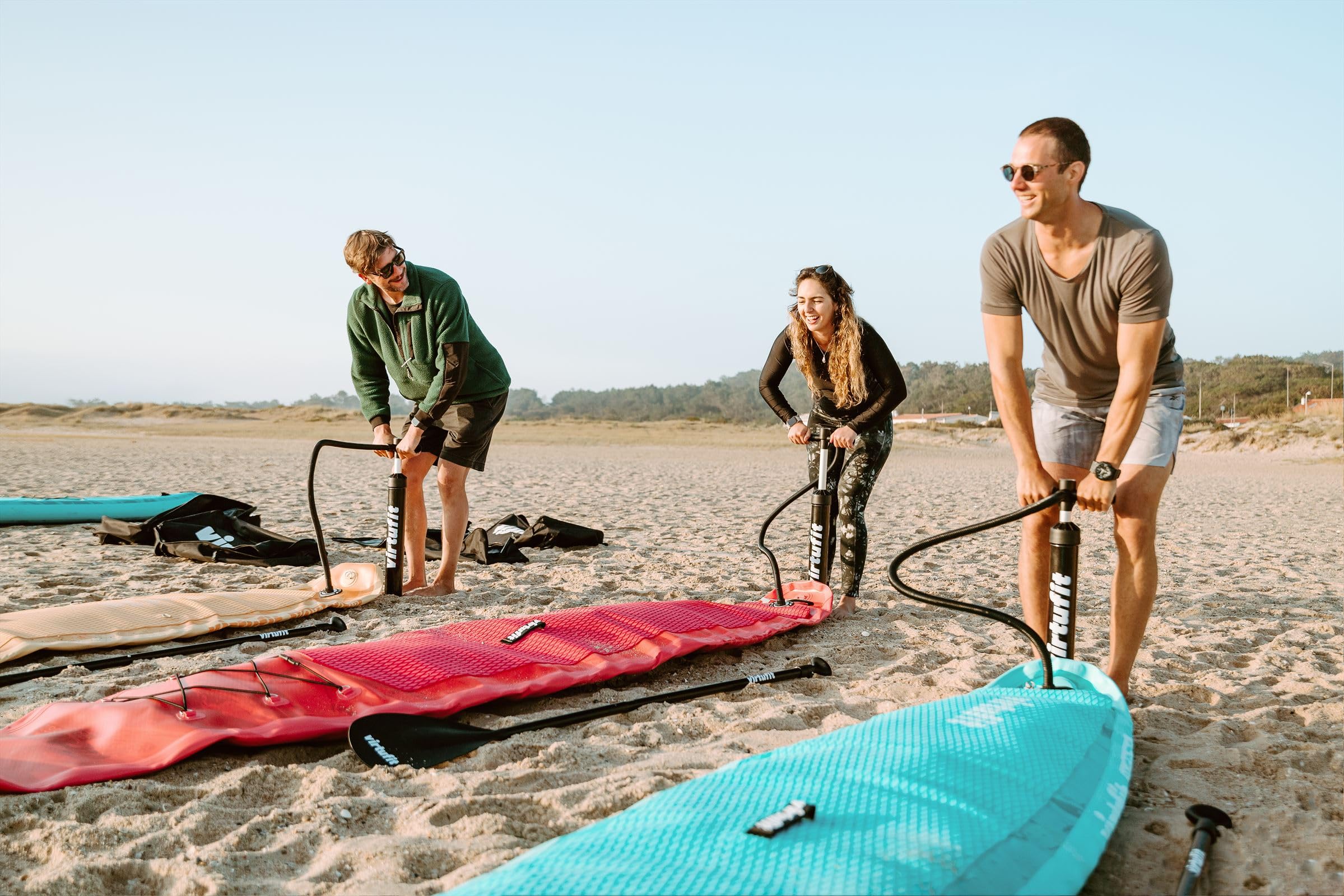 VirtuFit Stand Up Paddle Board Set – Aufblasbares SUP Board mit Paddel, Rucksack und Zubehör für Freizeit, Touring und Allround Paddling