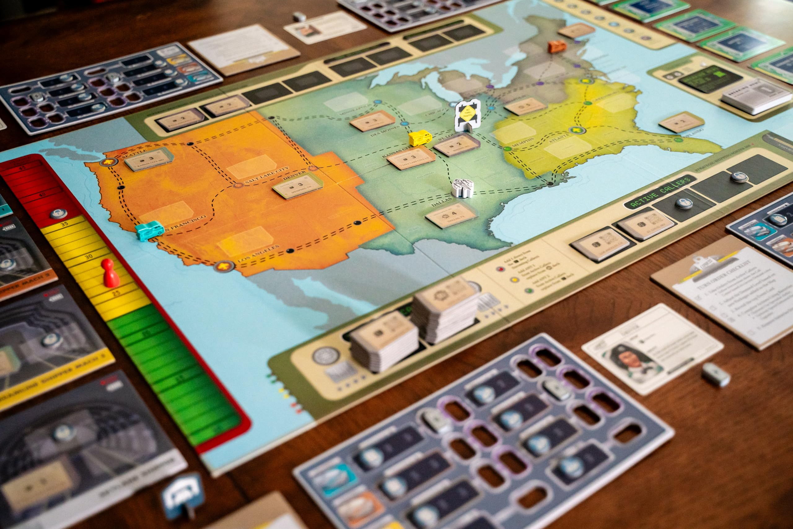 Express Route | Gra Planszowa dla Rodziny i Dorosłych | Kooperacyjna | Wiek 10+ | 1-4 Graczy | Czas Gry 60 Minut | The Op Games | Usaopoly