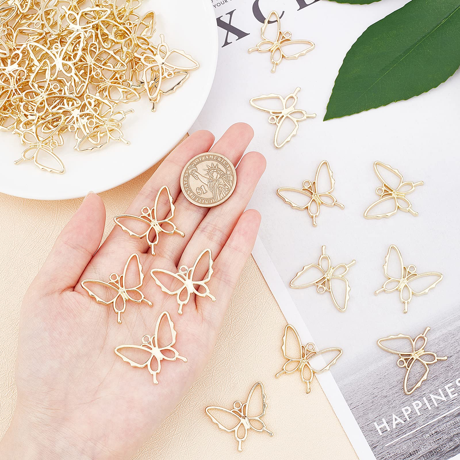 PH PandaHall Lot de 100 pendentifs papillon à dos ouvert en alliage pour résine - Cadres creux pour fabrication de bijoux - Doré - 26 x 30 x 2,5 mm - Acier inoxydable, 26x30x2.5mm, Acier inoxydable