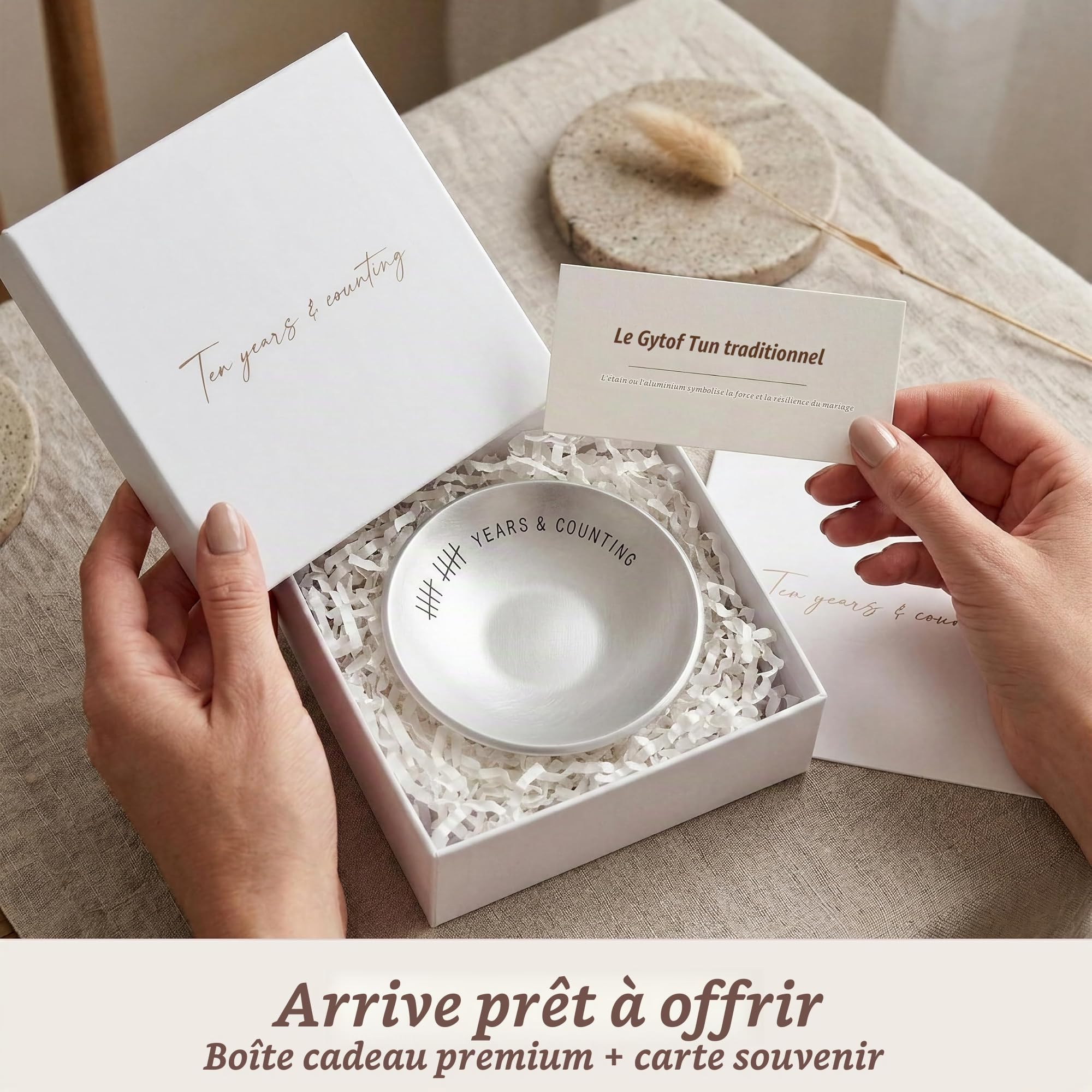 Cadeaux en étain pour 10e anniversaire de mariage – 10,2 cm, gravé, support d'alliance en aluminium et coffret cadeau – 10 ans d'anniversaire pour lui et 10 ans pour elle style lisse