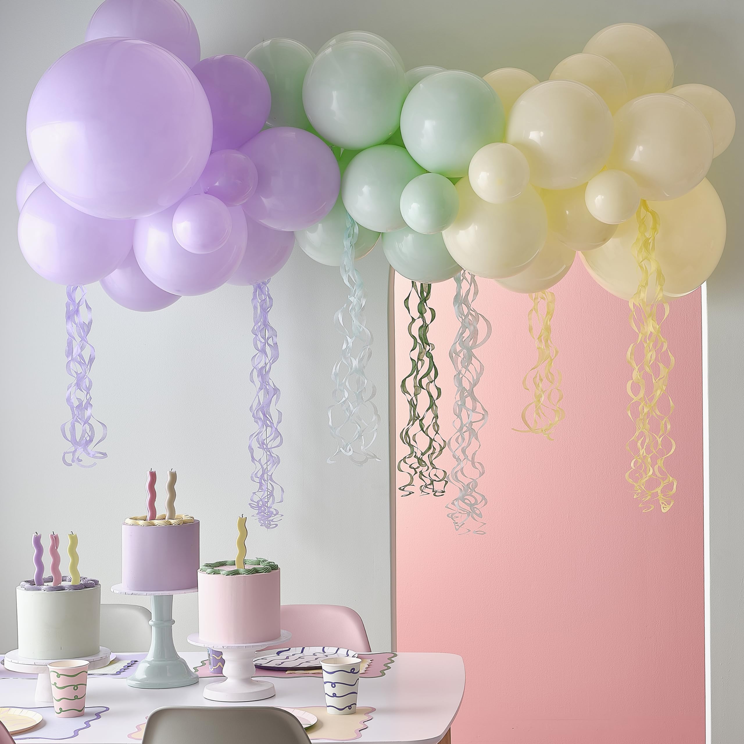 Ginger Ray Pastel Balloon Arch with 45 Latex Balloons and Curly Paper Steamers Party Decoration