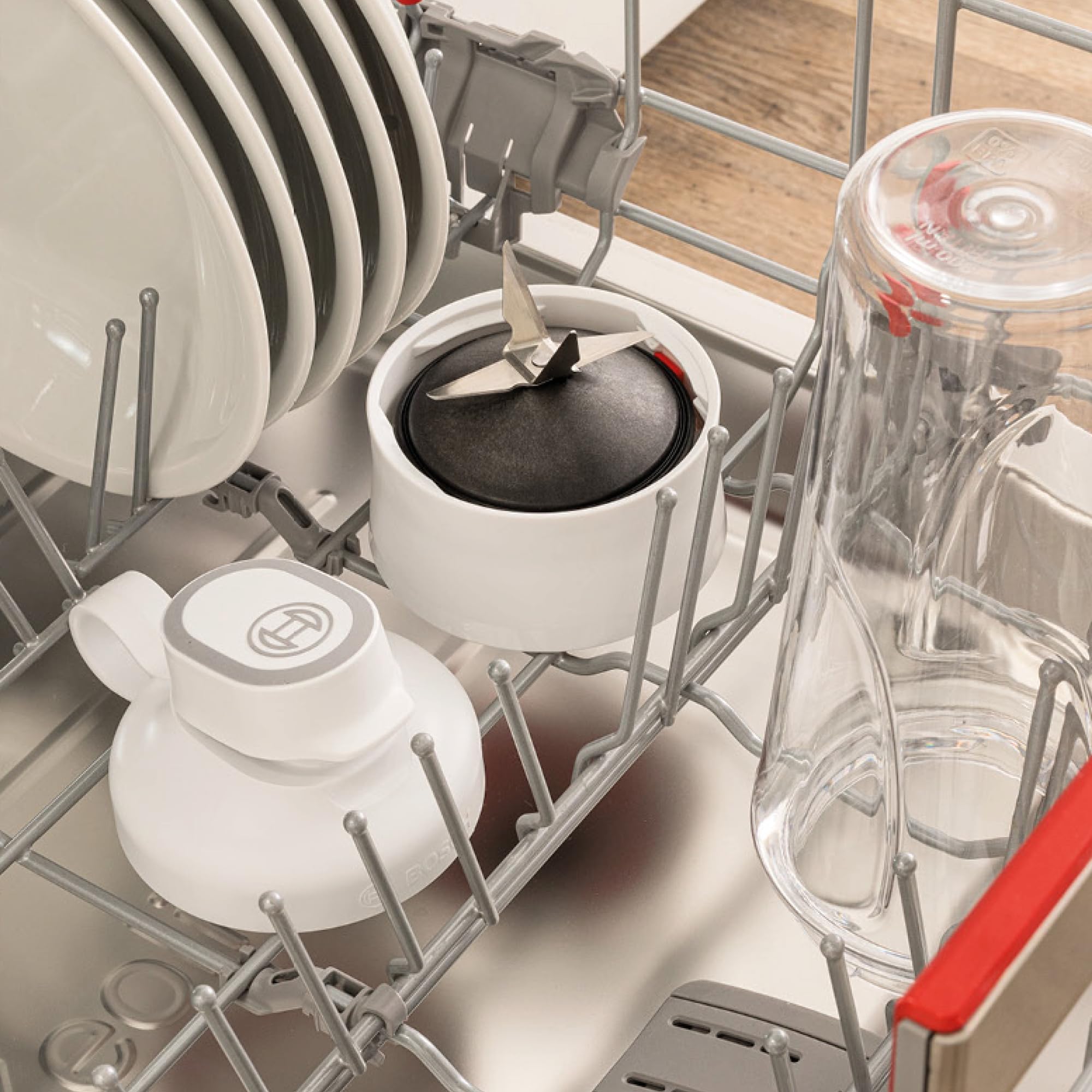 Bosch Mini-Standmixer, Smoothie Maker, Mini-Highspeed-Mixer, bis zu 40.000 rpm, 450 W, ToGo-Flasche, 4-Klingen-Messer, spülm. Teile, Made in Europe, VitaPower Serie 2 MMB2111T