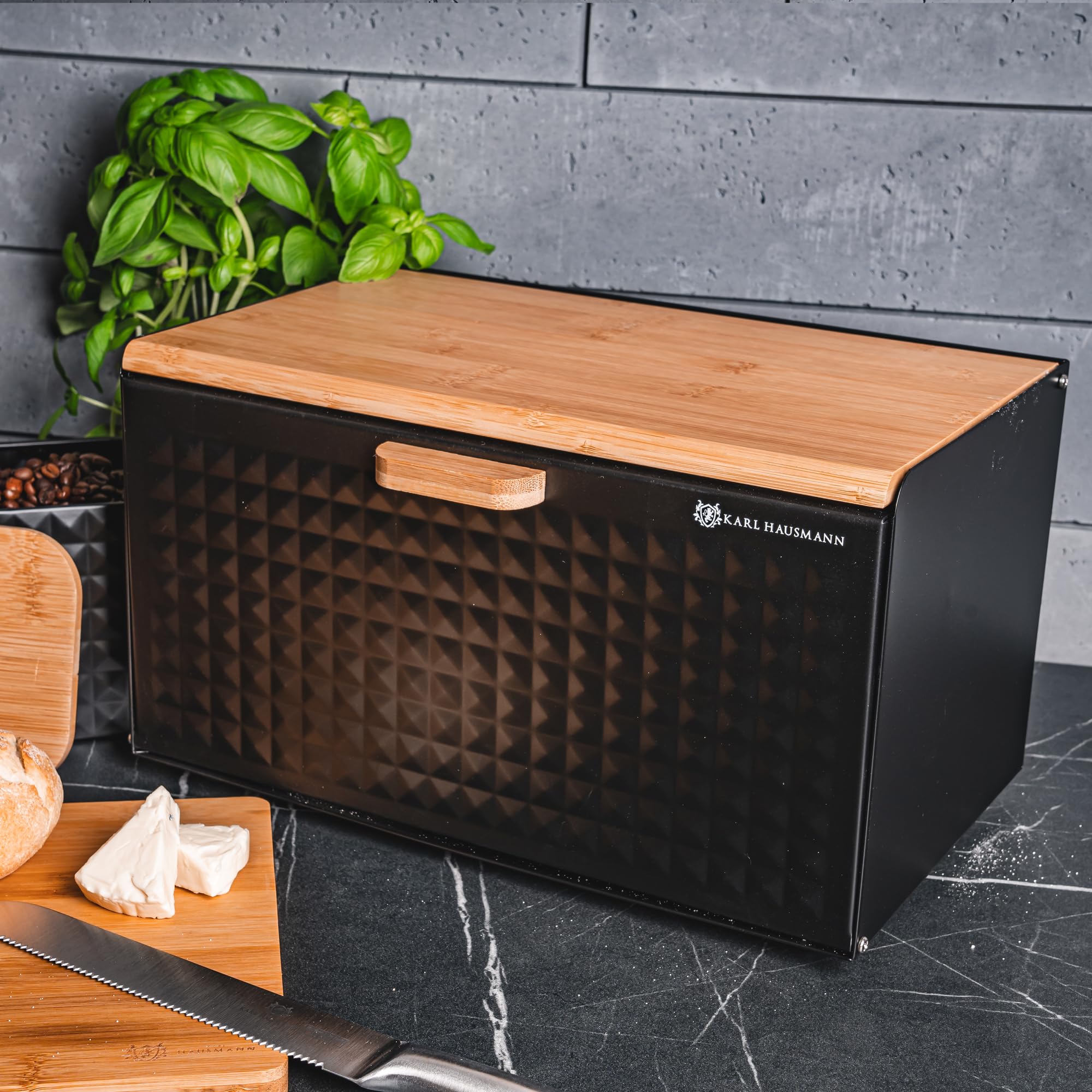KARL HAUSMANN Chlebak na Pieczywo - Czarny Mat - Metalowy Pojemnik z Bambusową Pokrywą - Otwierany od Góry i z Przodu - Nowoczesny Design, Stylowy Chlebak Kuchenny