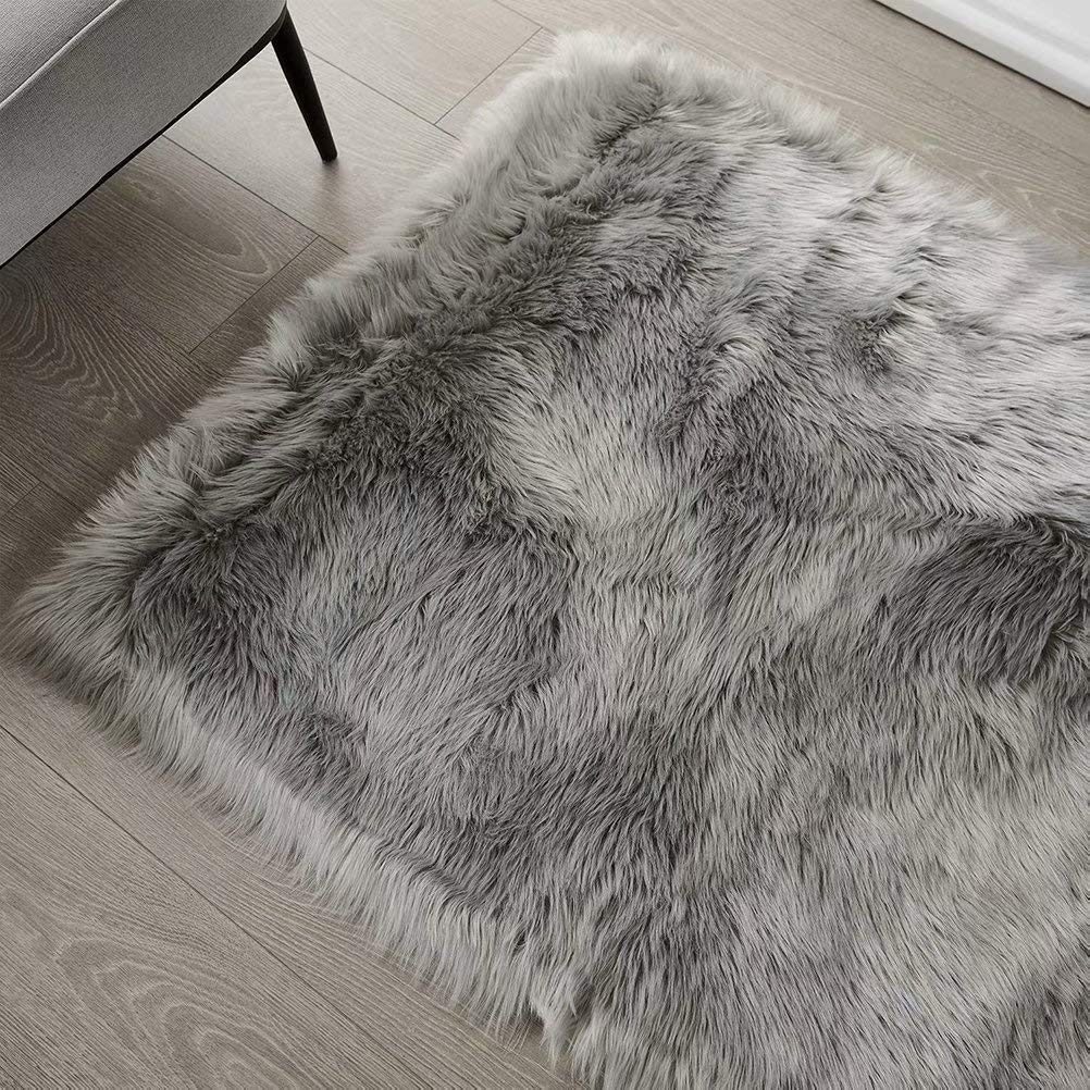 Haoye Tapis de Chevet, Absorbant Antistatique Anti-poussière, Tapis Laine Salon, 6 cm de Long, pour Intérieur, Séjour, Chambre, Couloir - Gris 70x90cm