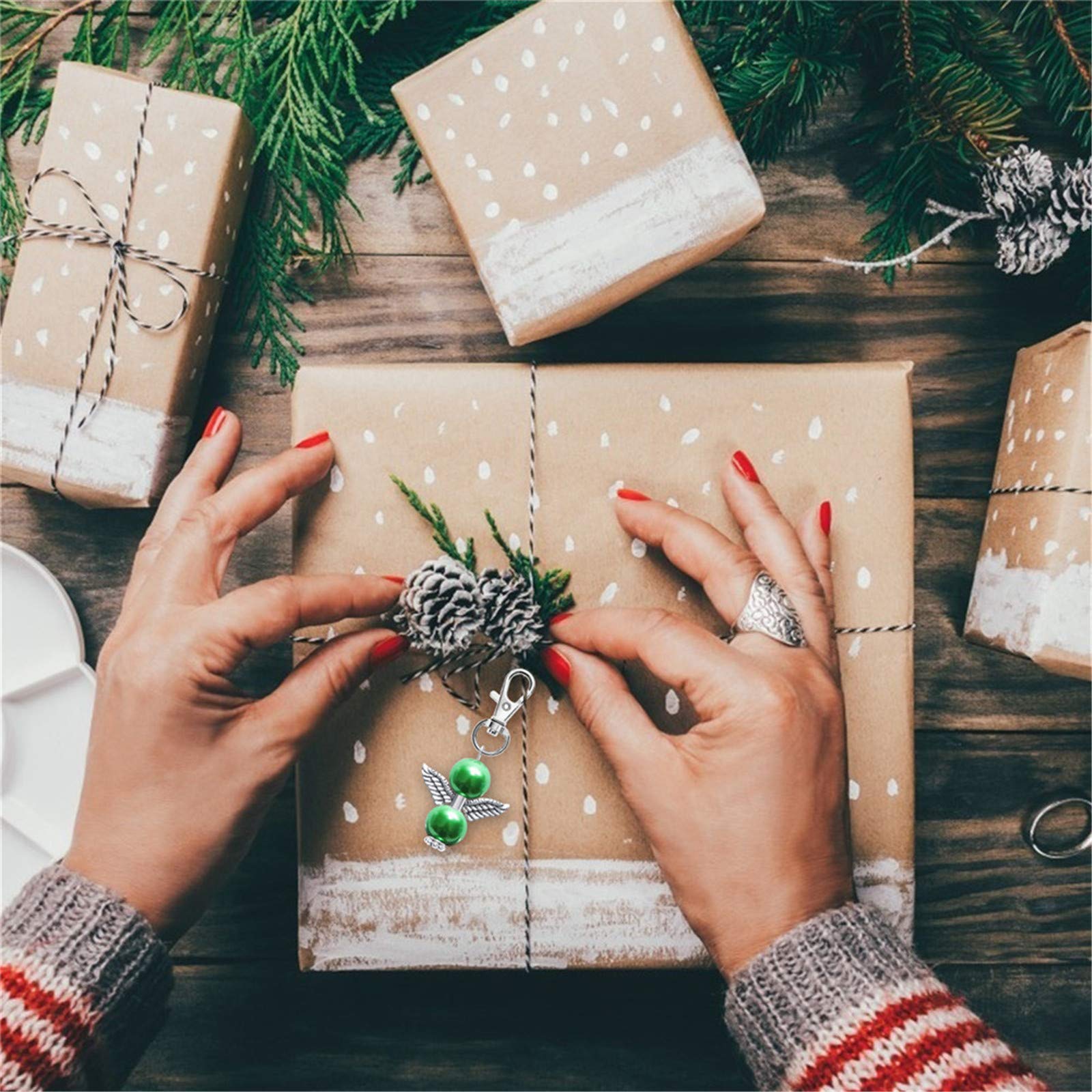 60 Pezzi Angioletti Bomboniere,20 Set Portachiavi Angelo,con Sacchetto in Organza e Etichette di Carta Kraft,Bomboniera Portachiavi Angelo,Bigliettini Bomboniere Comunione,Custode Natale Regalo