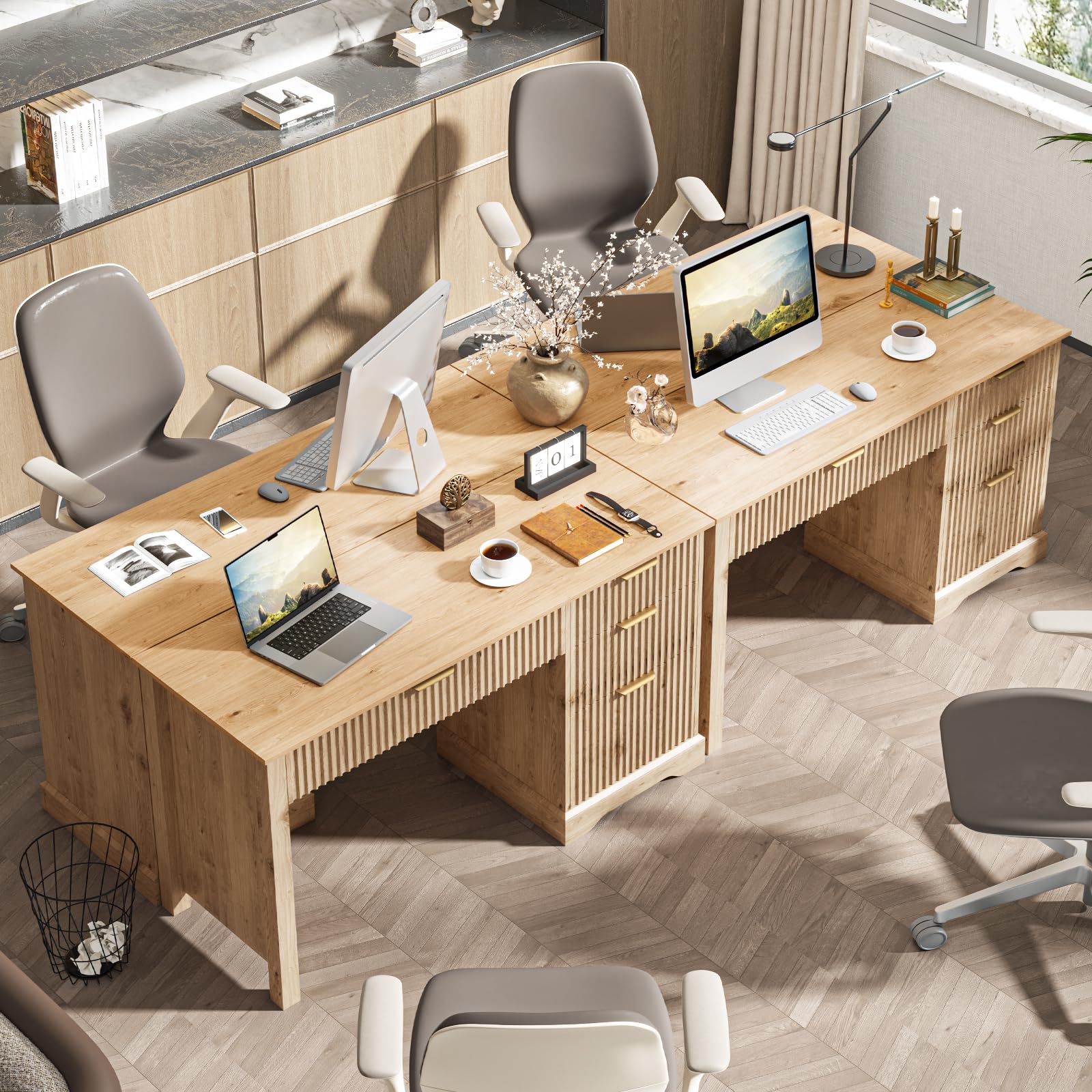 Eichenfarbener geriffelter Schreibtisch mit Schubladen, Holz Computertisch | Bürotisch mit Stauraum, Stabile Holzverarbeitung, praktische Schubladen, platzsparend, abwischbare Oberfläche