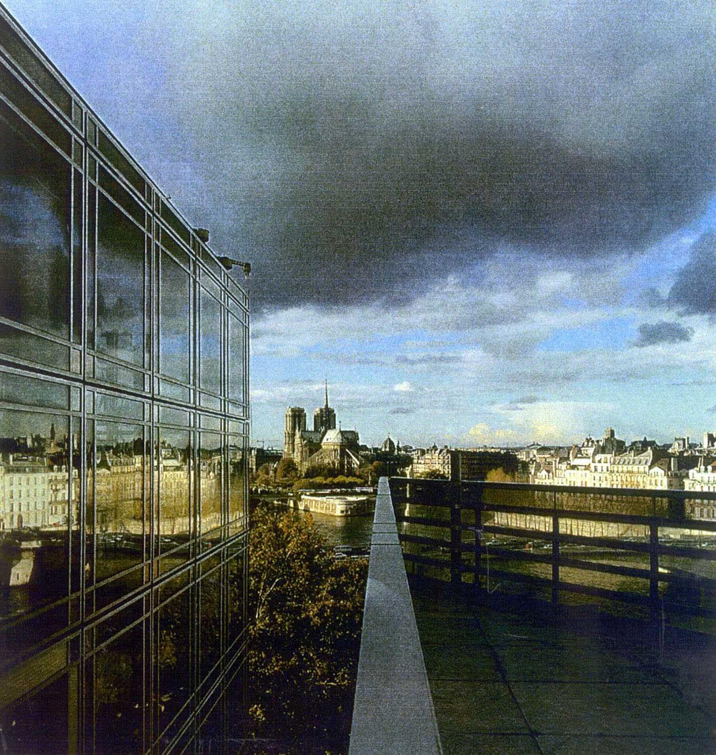 The Architecture of Paris: An Architectural Guide