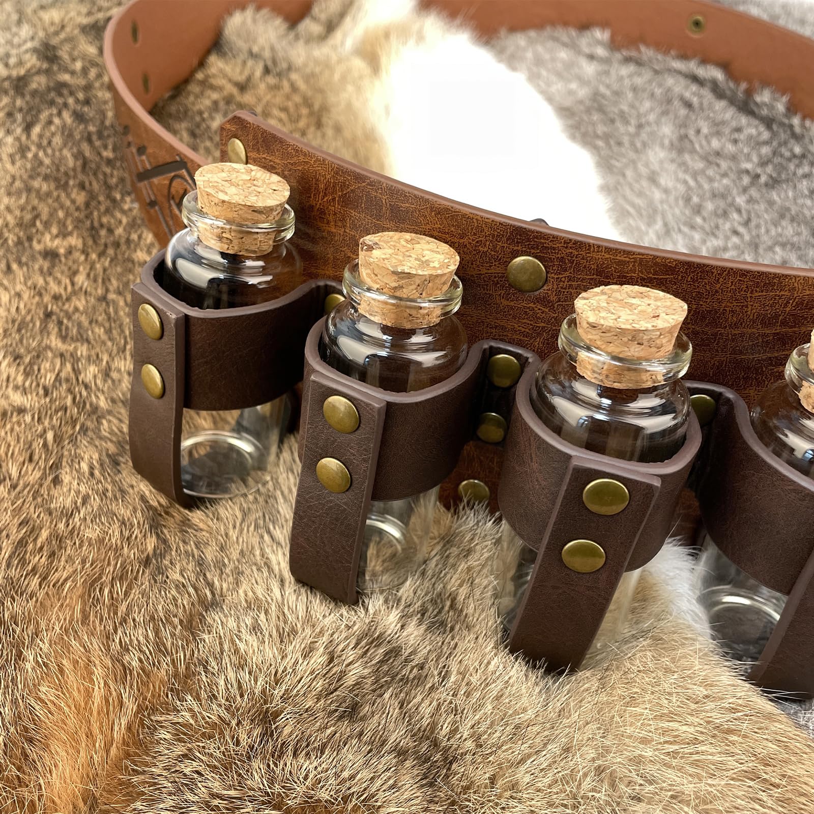EpicCos Set di 3 Pezzi Cintura Alchemista Medievale con Borsello, Borse Multiple per Pozioni, Cintura Vichinga con Borchiette e Borsa Laterale per Cosplay (Marrone D)