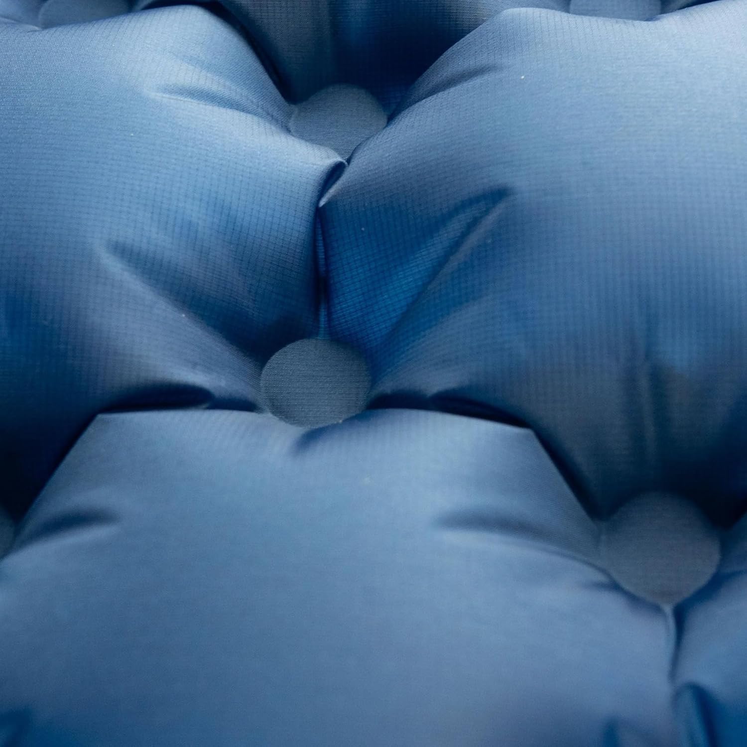 Nap Pak Arctic R11 Inflating Sleeping Mat – All Year 4 Season Winter Camping Mat – R Value 11 Insulated Alpine Sleeping Pad – 10cm Thick, Lightweight 900g, Compact – Cold Weather Backpacking Use.