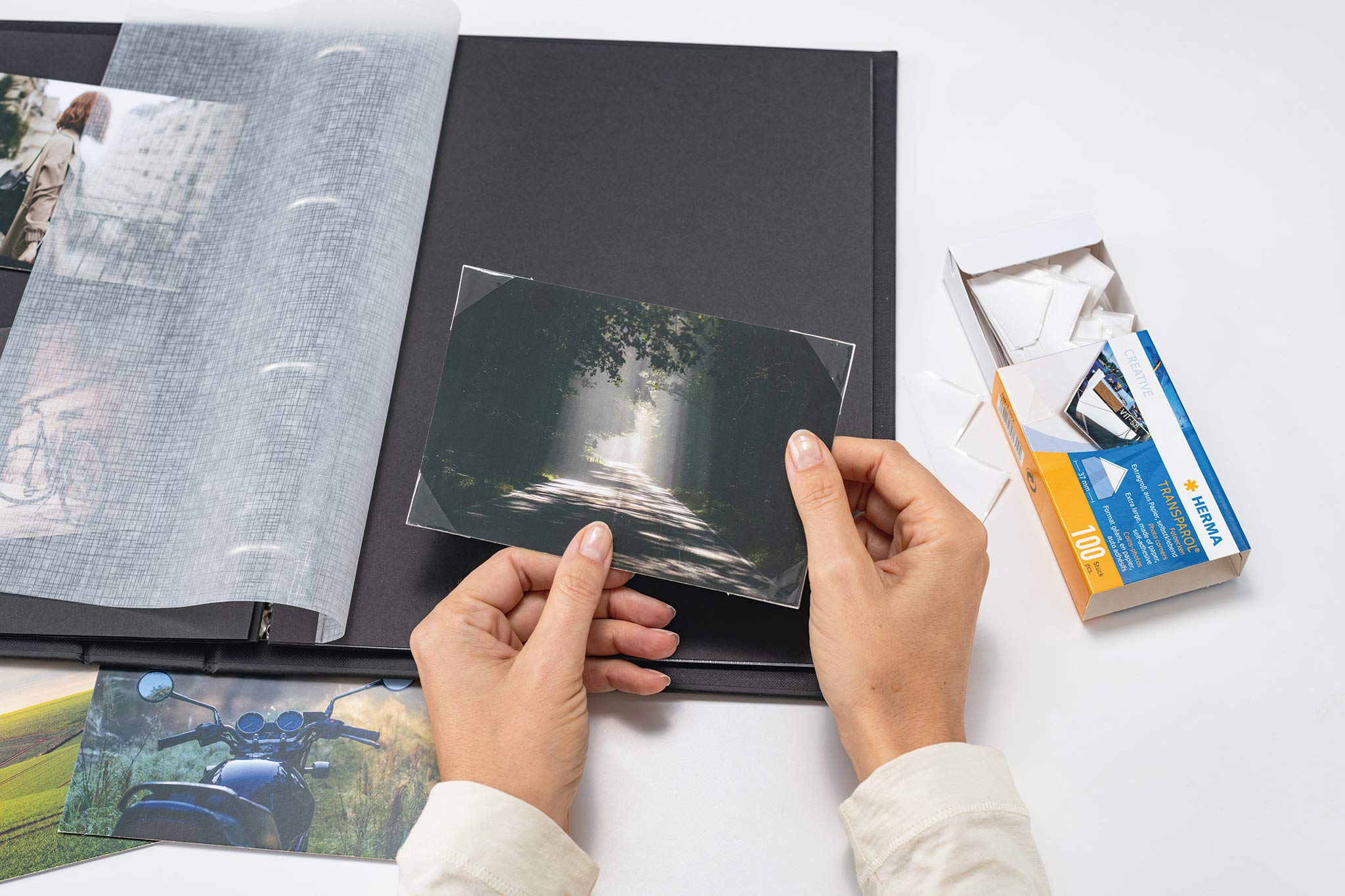 HERMA 1302 narożniki do zdjęć, bardzo duże, 100 sztuk, samoprzylepne, przezroczyste narożniki do albumów fotograficznych, scrapbookingu, na wesele, fotoksiążki, podkładki samoprzylepne do zdjęć w