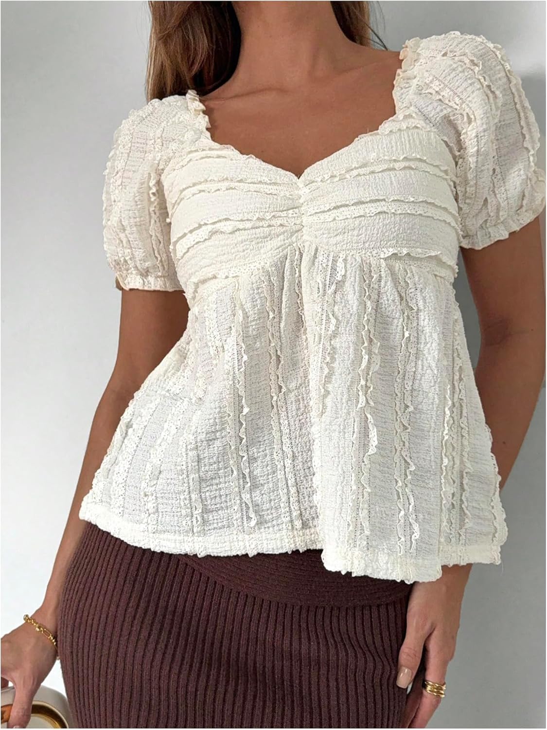 Floerns Women's Puff Sleeve Textured Peplum Top Sweetheart Neck Babydoll Frilly Blouses - Image 4