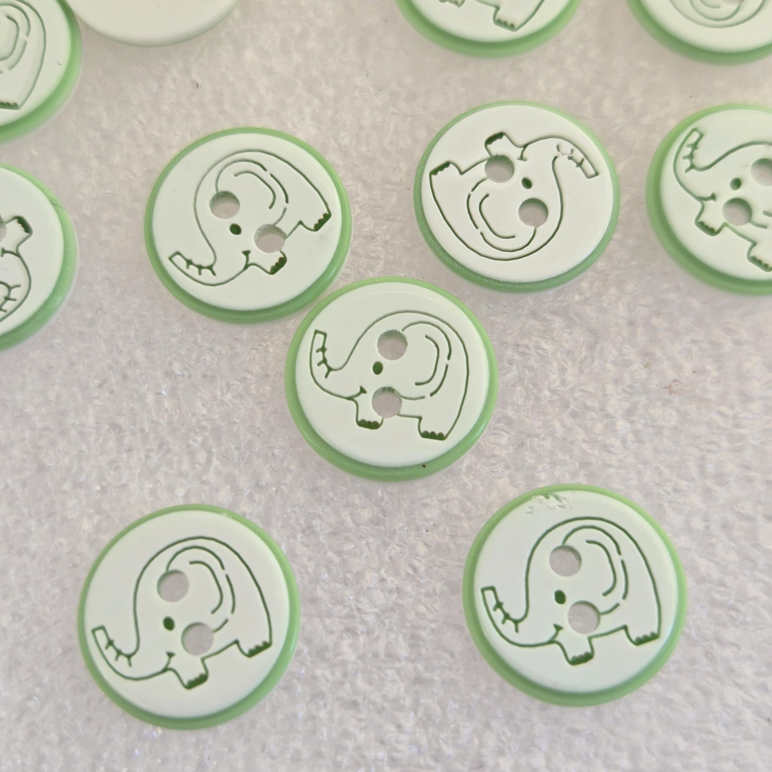 MajorCrafts 80pcs 12.5mm 'Baby Elephant' 2 Holes Small Round Resin Sewing Buttons Arts and Crafts Embellishments (Green)