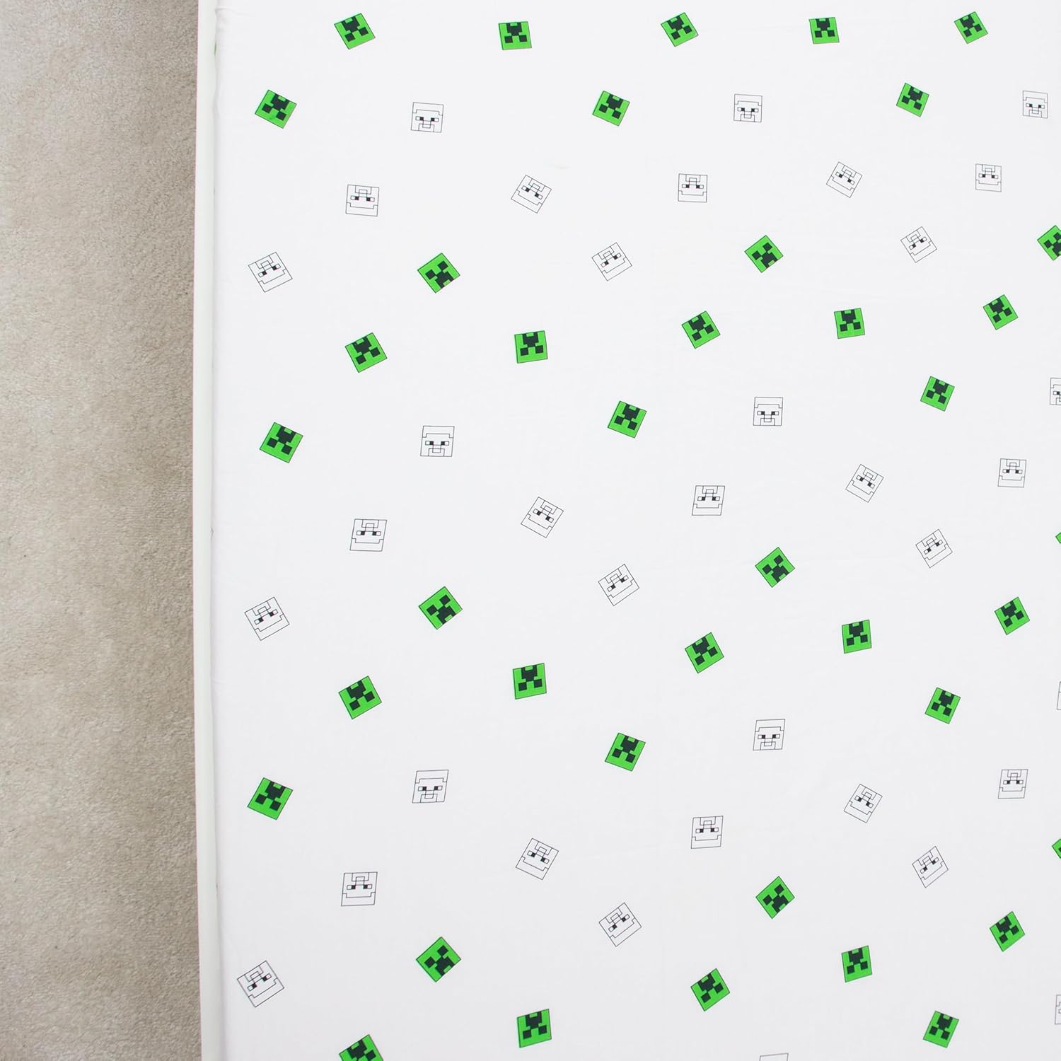 Minecraft Official Single Fitted Sheet | Grids Design | Designed for Single Bed | Soft Polyester with Elastic Edge | Perfect for Nursery | Green and White