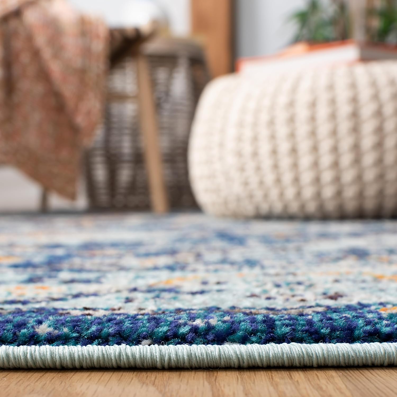 SAFAVIEH Madison Collection Area Rug - 9' x 12', Dark Blue & Light Blue, Boho Chic Medallion Distressed Design, Non-Shedding & Easy Care, Ideal for High Traffic Areas in Living Room, Bedroom (MAD468M)