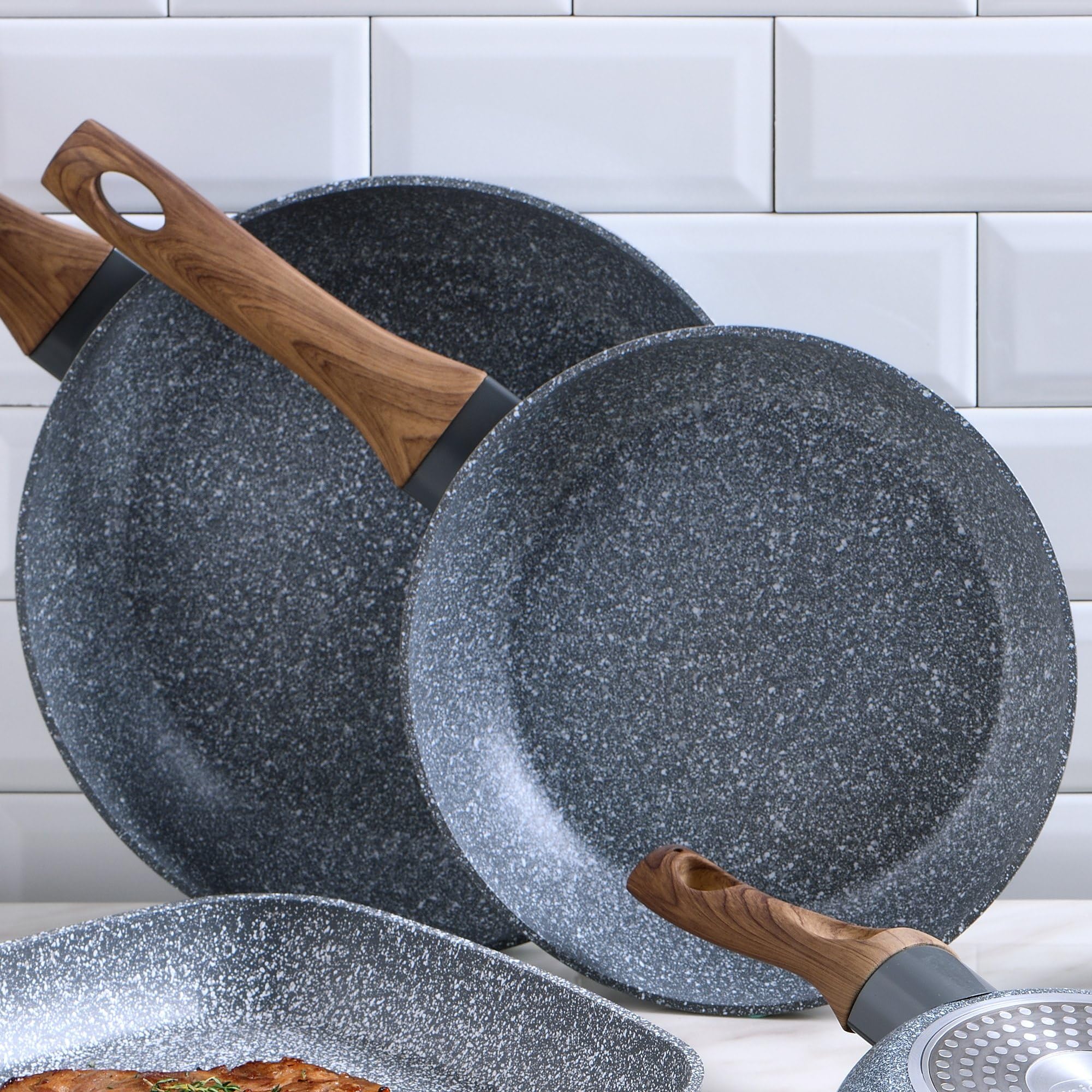 Magefesa Bateria de cocina 7 piezas MAGEFESA Kenia de acero esmaltado con juego de sartenes (22/24/26 cm) Daimiel en aluminio forjado