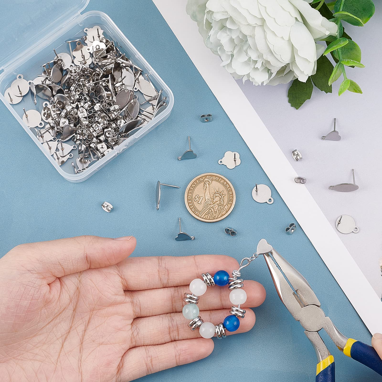 UNICRAFTALE 30 Pièces 6mm Boucles D'Oreilles Boule Or Avec Écrous D