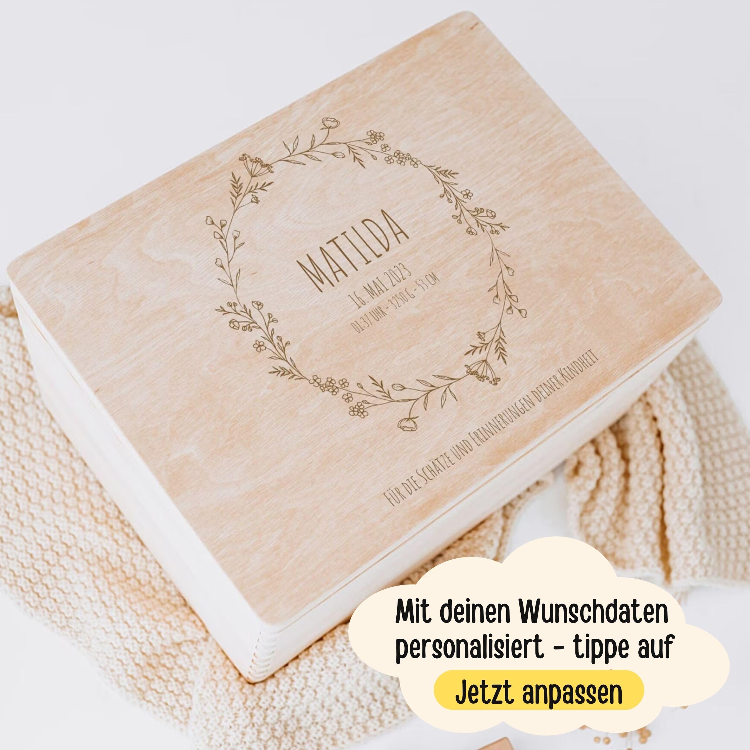 wunderwunsch® - Personalisierte Erinnerungsbox Baby mit Spezial-Druck - Baby Erinnerungsbox aus Holz - Geschenk zur Geburt (Blumenkranz Kindheitserinnerungen, S | 30 x 20 x 14 cm)
