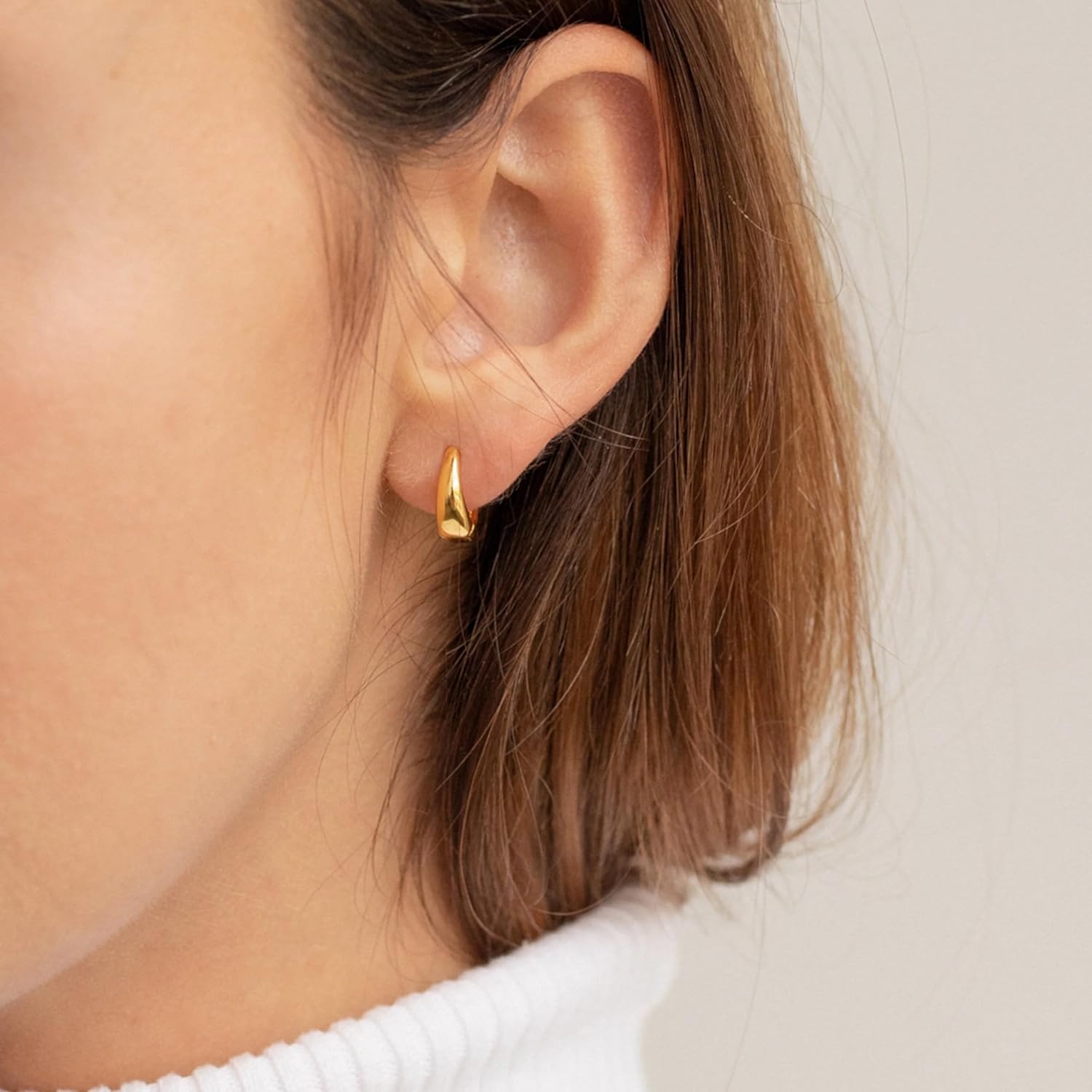 CAITLYNMINIMALIST 18K Gold-Plated & Silver Chunky Hoop Huggie Earrings – 9mm–12mm Thick Mini Hoops for Ear Stacking, Everyday Minimal Jewelry