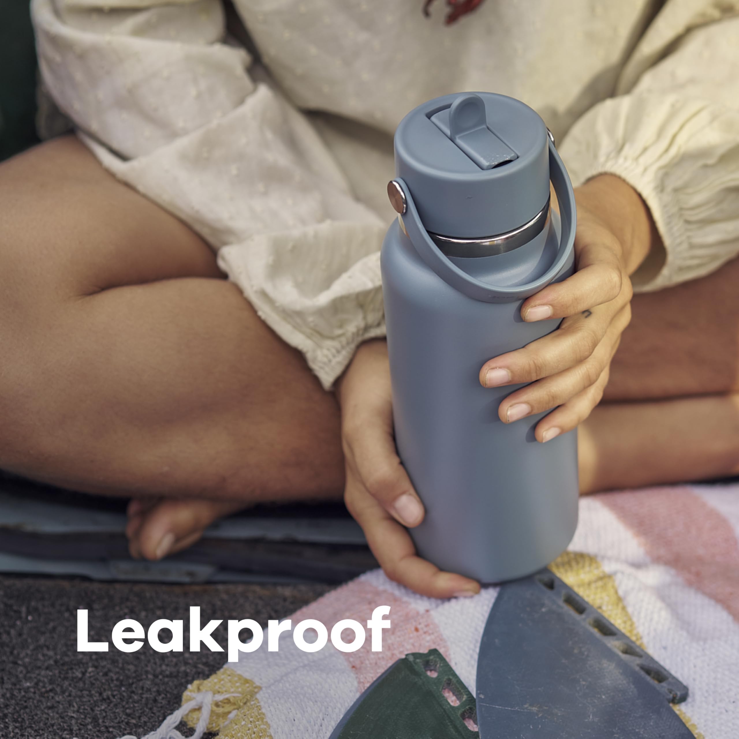 Hydro Flask Szeroki zakrętka ze słomką 946 ml – stal nierdzewna, szczelna słomka, nadaje się do mycia w zmywarce, izolowana na zimno przez 24 godziny, szeroki otwór, przyjazny dla kostek lodu