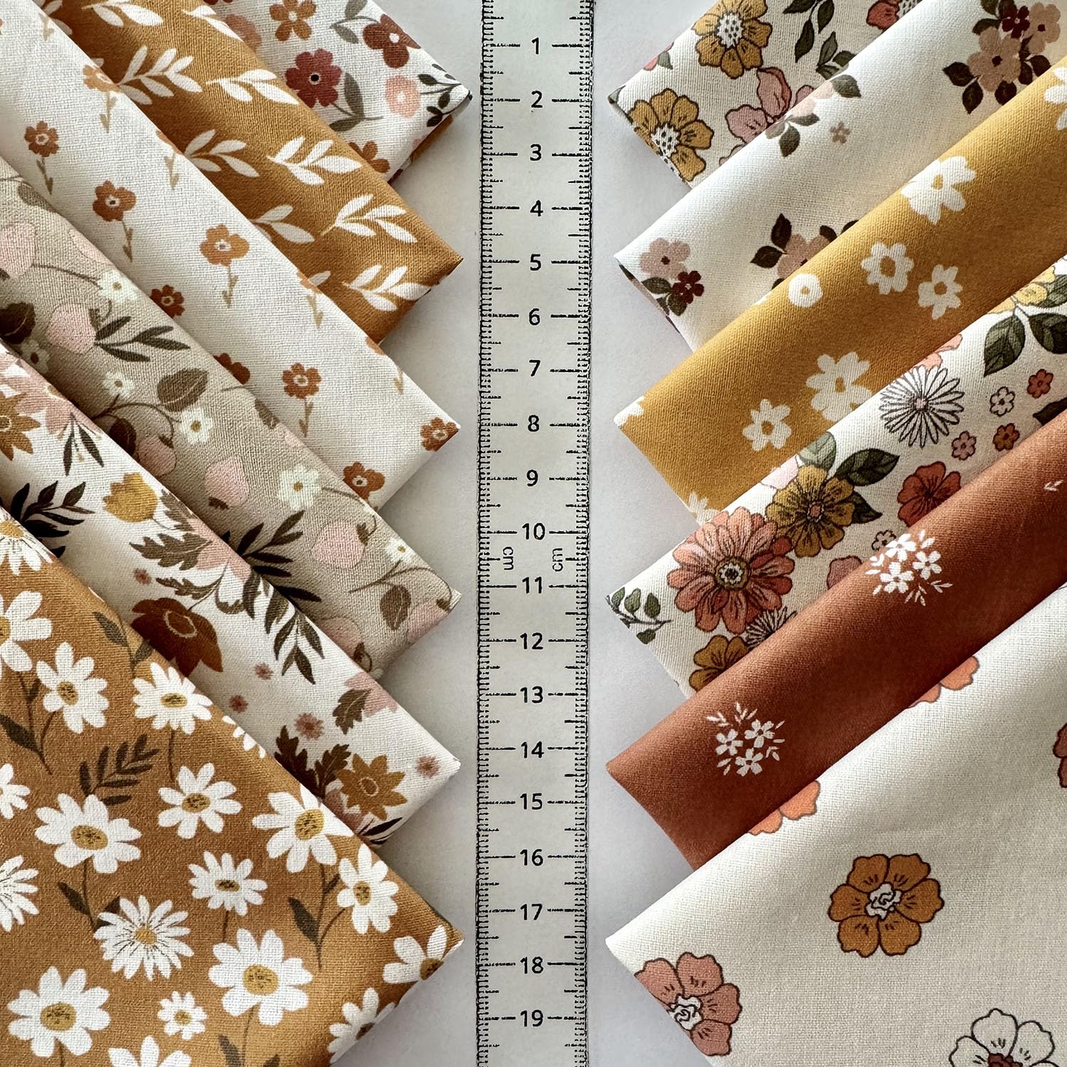 Amazon.com: Vintage Floral Patchwork Cotton Fabric Set – 60 Pre