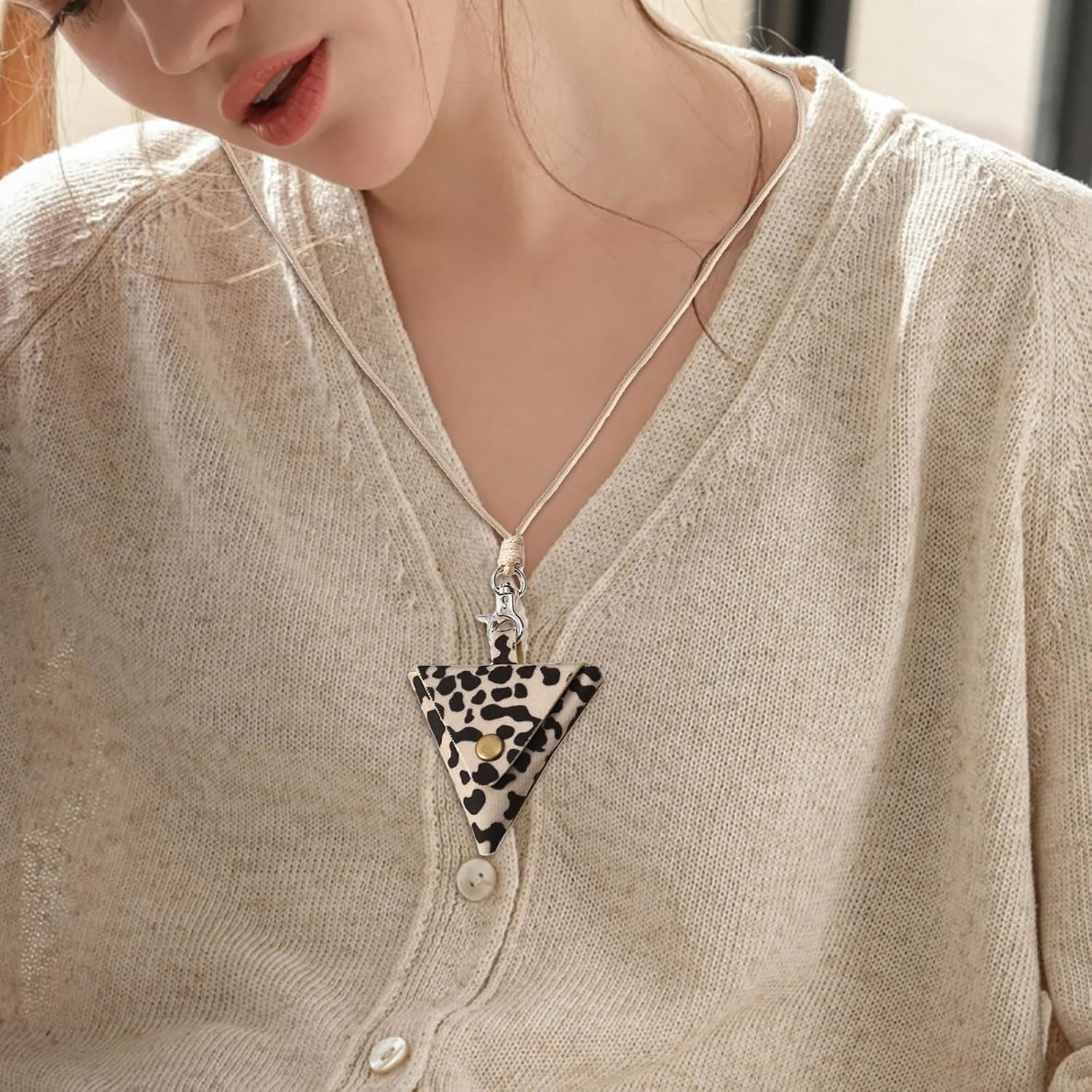 Vintage Sturdy Leather Necklace Pouches for Earphone and Coin Storage Small Long Designs for Fashionable Women Ladies image 4