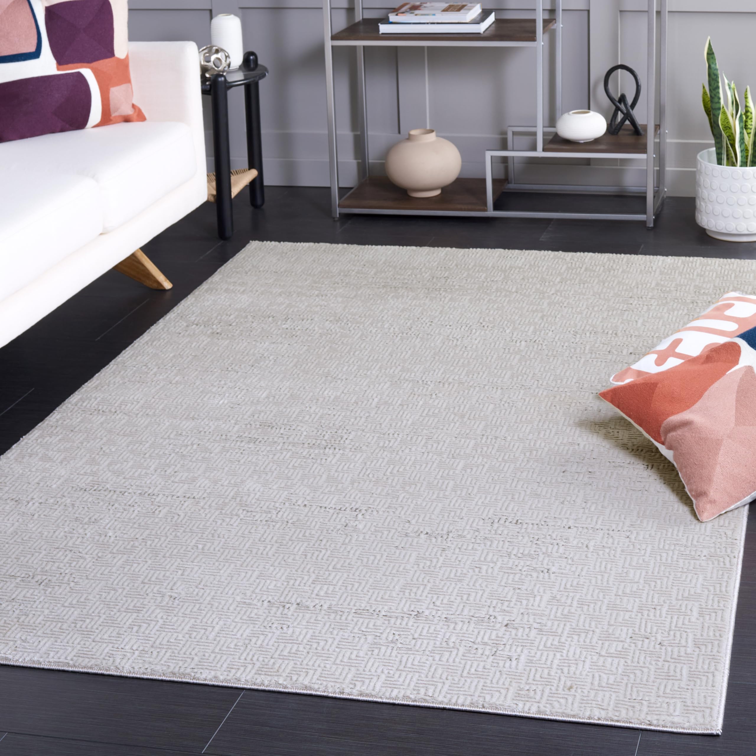 SAFAVIEH Contemporary Rug for Living Room, Dining Room, Bedroom - Hanna Collection, Short Pile, in Grey, 91 X 152 cm