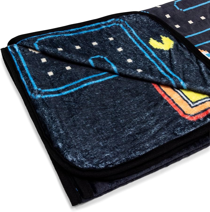 Amazon.com: Toynk PAC-Man Classic Maze 45 x 60 Inch Throw Blanket