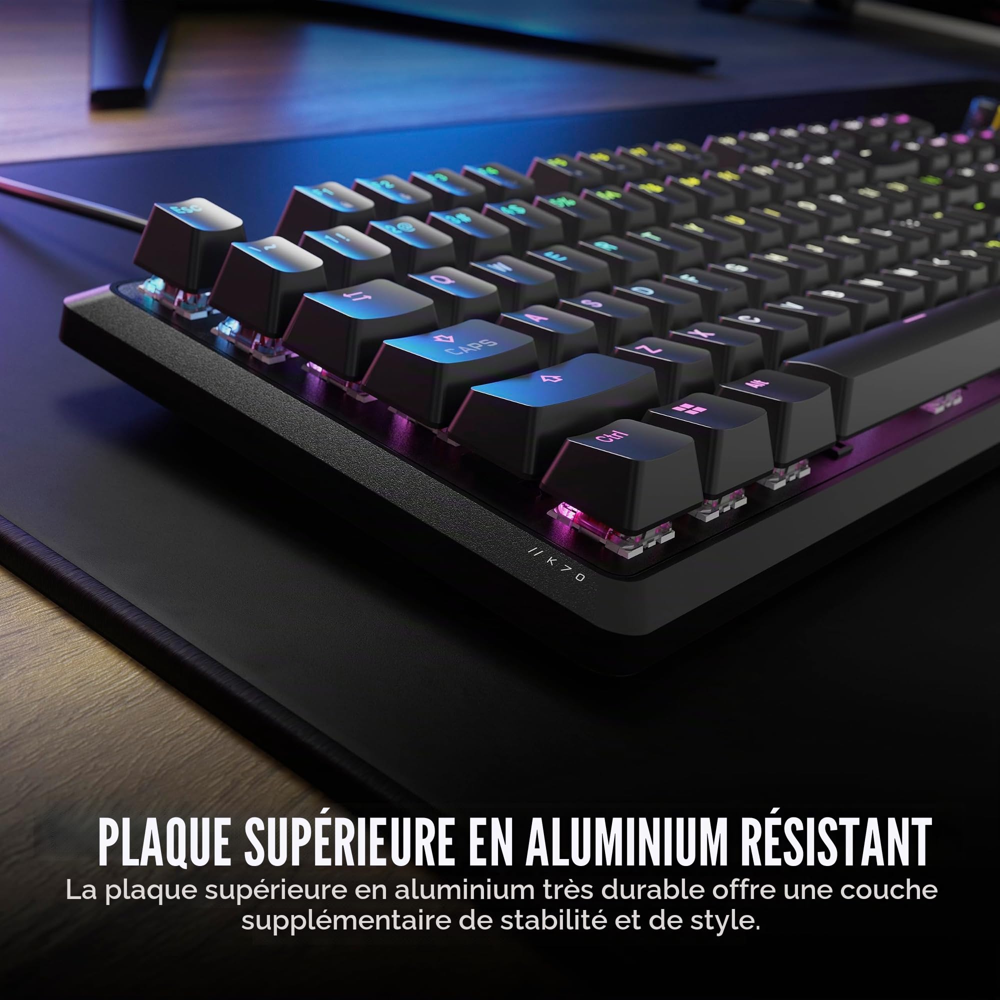 Corsair K70 CORE RGB Clavier de jeu mécanique avec repose-poignets – Commutateurs linéaires MLX rouges pré-lubrifiés – Amortissement du son – Cadran de contrôle multimédia – Compatible iCUE –